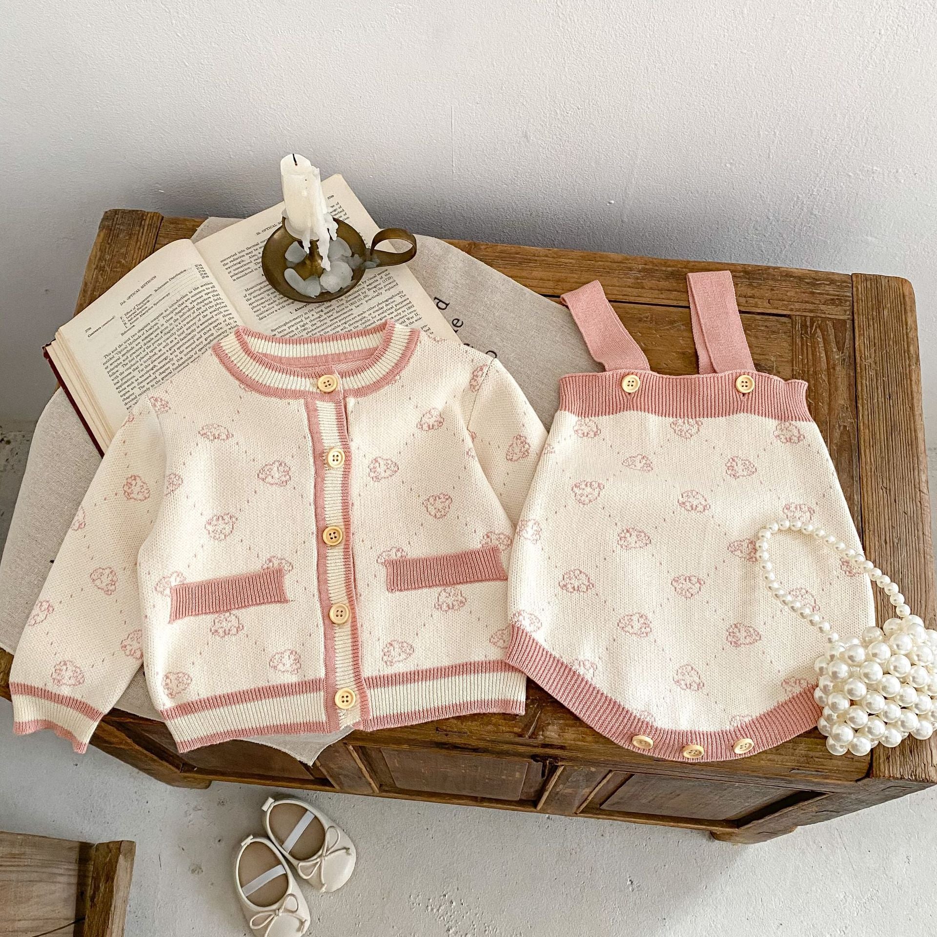 【BABY】トレンドピンクカーディガン/サロペット CawaKomostore