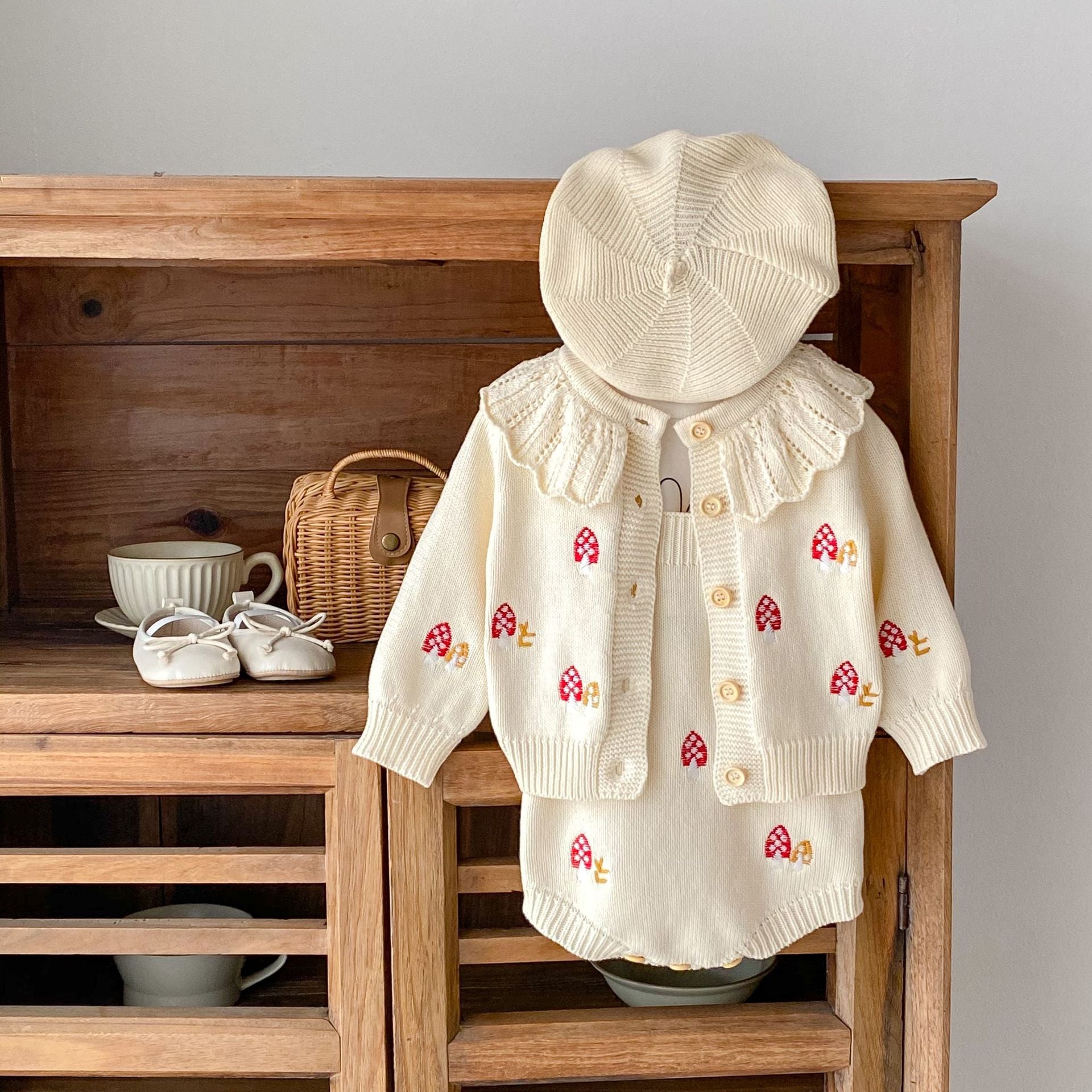 【BABY】 キノコ刺繡カーディガン/サロペット CawaKomostore