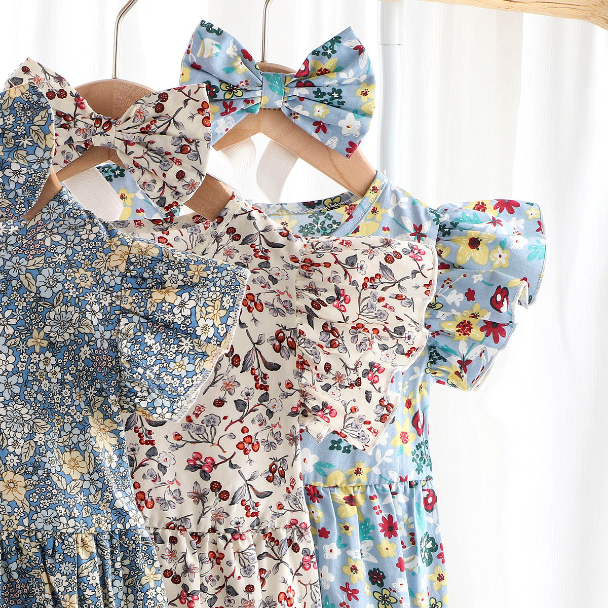 【BABY】ロンパース / 女の子 / 花柄🌸/ヘアバンド付き CawaKomostore