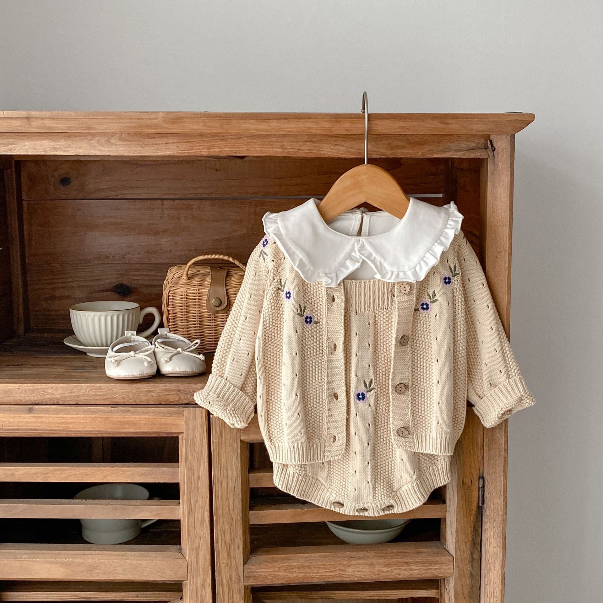 【BABY】 デザインニットフラワーカーディガン/サロペット CawaKomostore