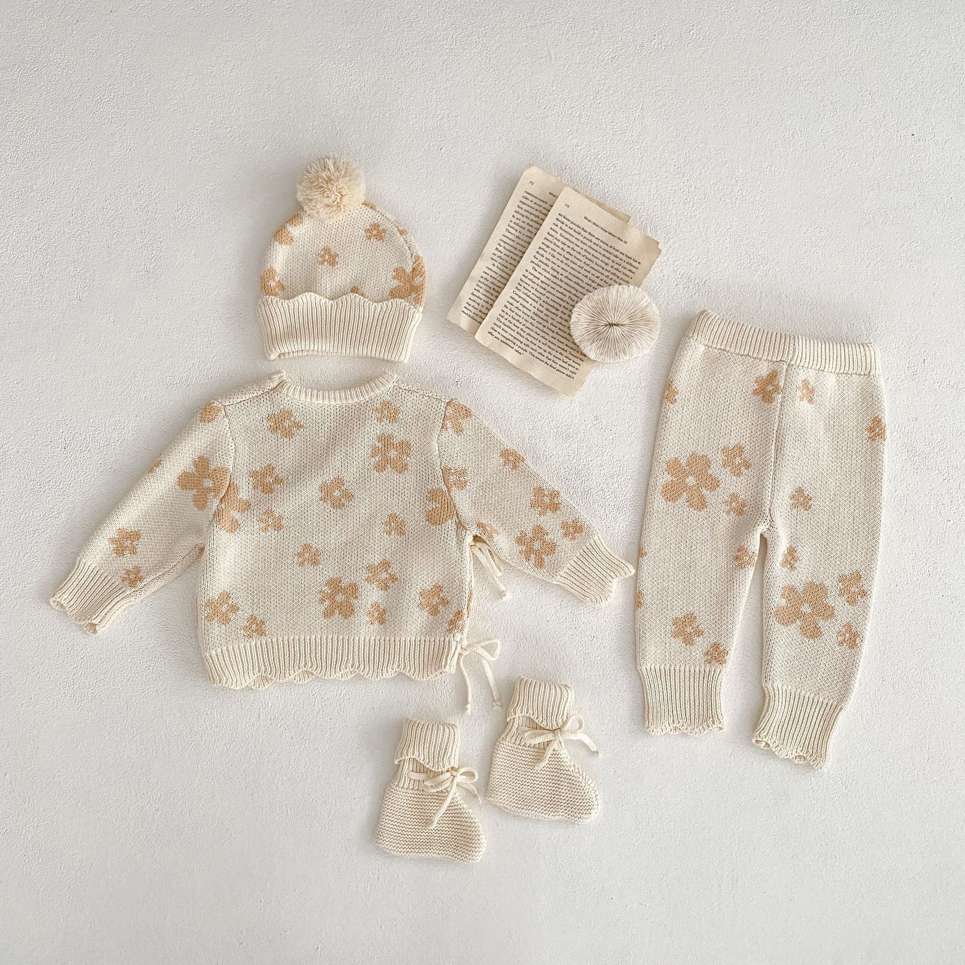 【BABY】フラワーデザインニット(ニット帽・カーディガン・パンツ・靴下) CawaKomostore