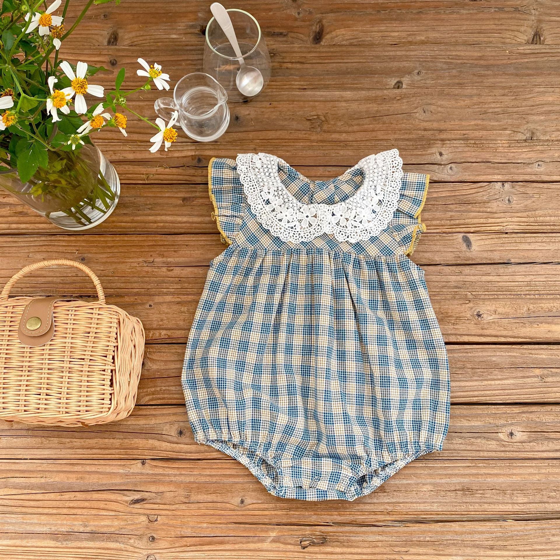 【BABY】チェック柄縁取りフリルレースカラーロンパース CawaKomostore