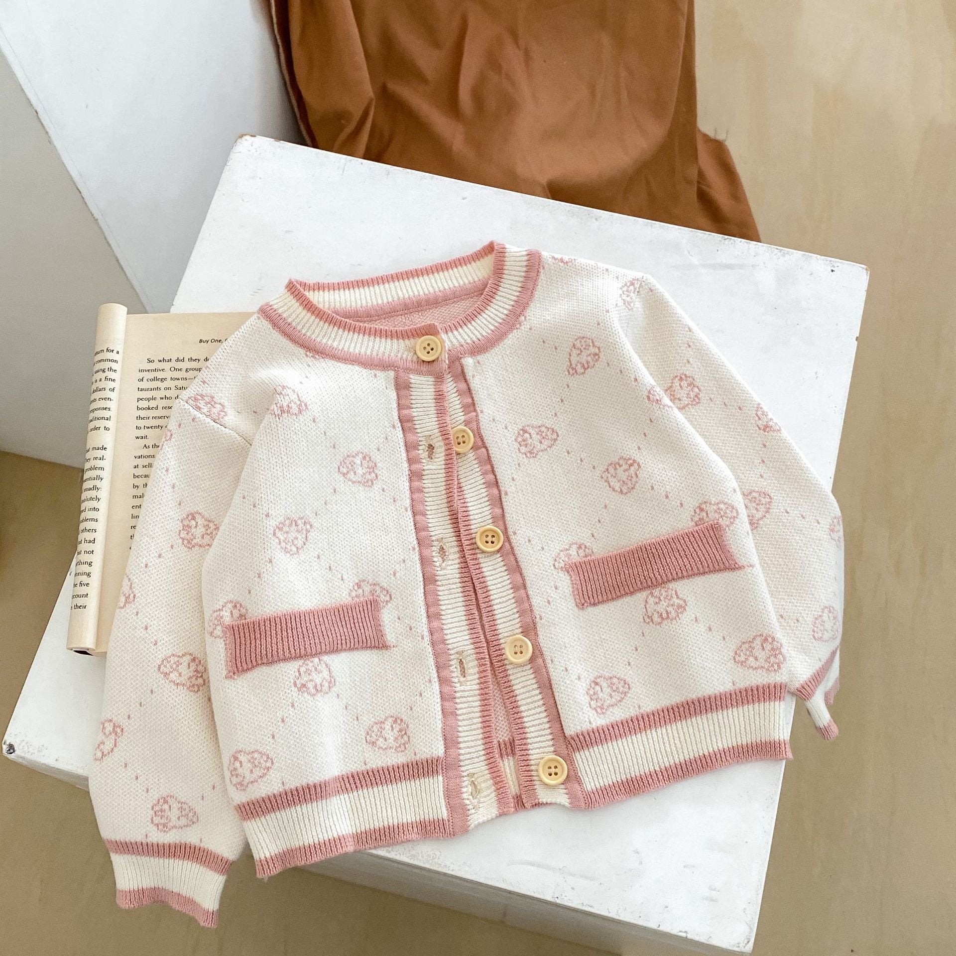 【BABY】トレンドピンクカーディガン/サロペット CawaKomostore