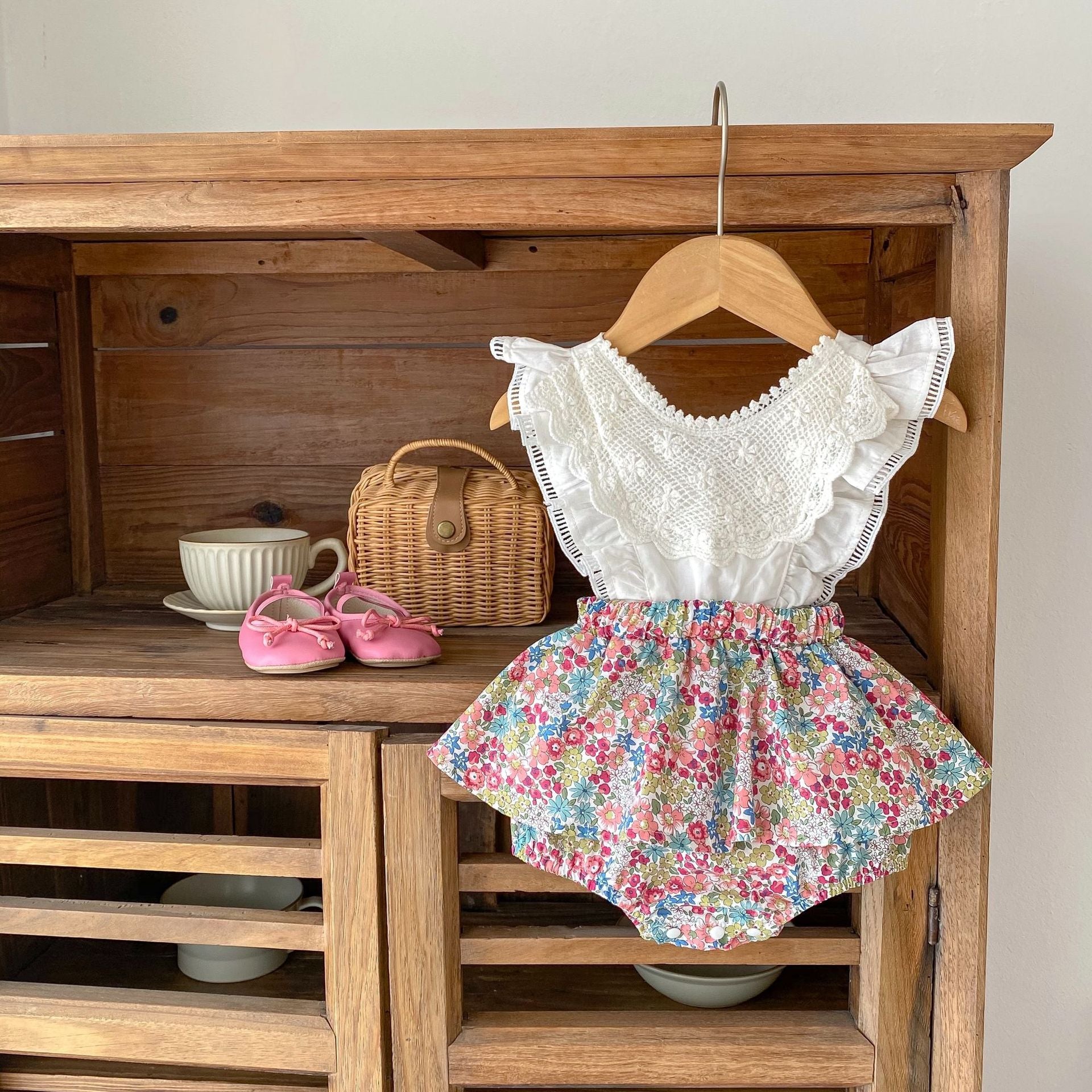 【BABY】レースフリル花柄ロンパース🌸 CawaKomostore
