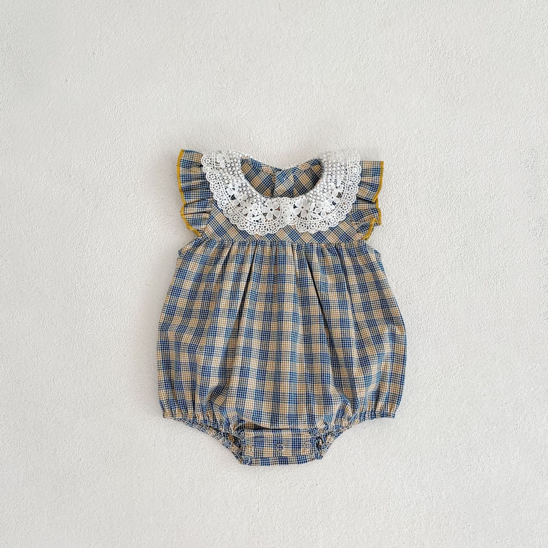 【BABY】チェック柄縁取りフリルレースカラーロンパース CawaKomostore