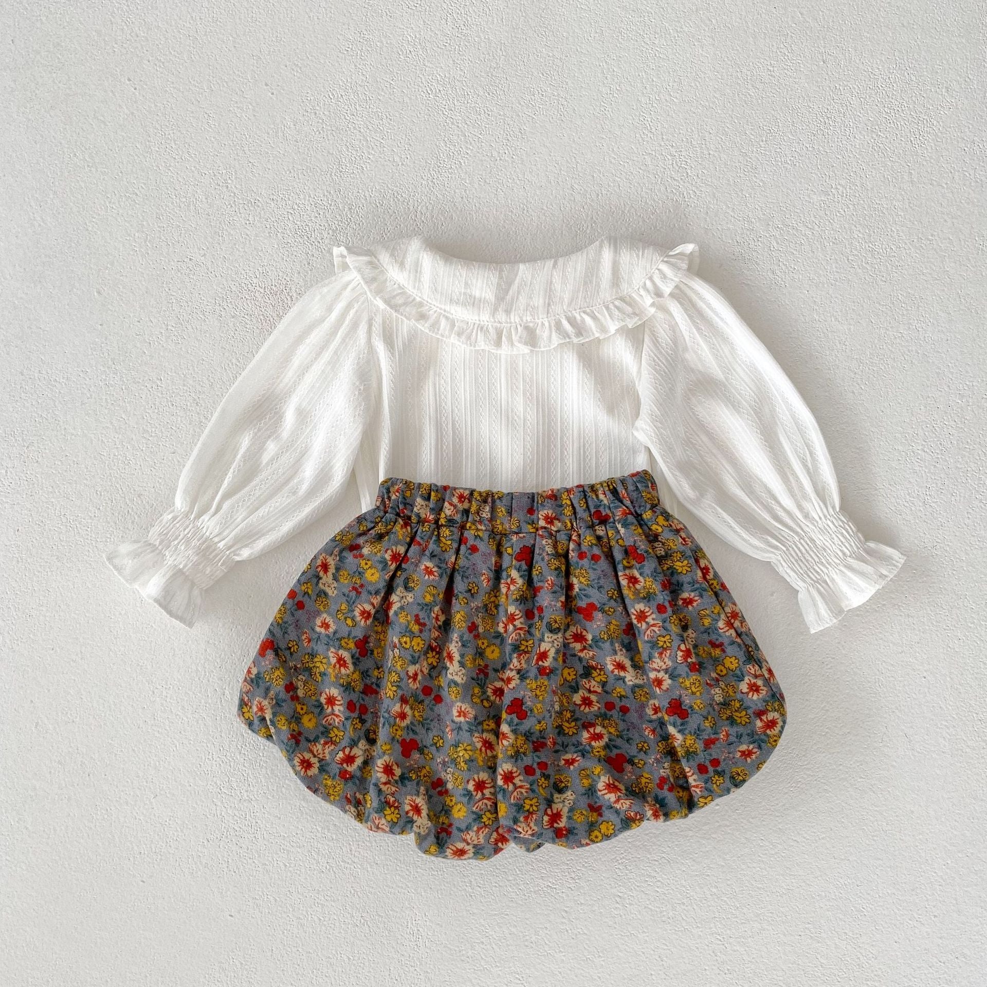 【BABY】ホワイトブラウス ＆ フラワーブルマ CawaKomostore