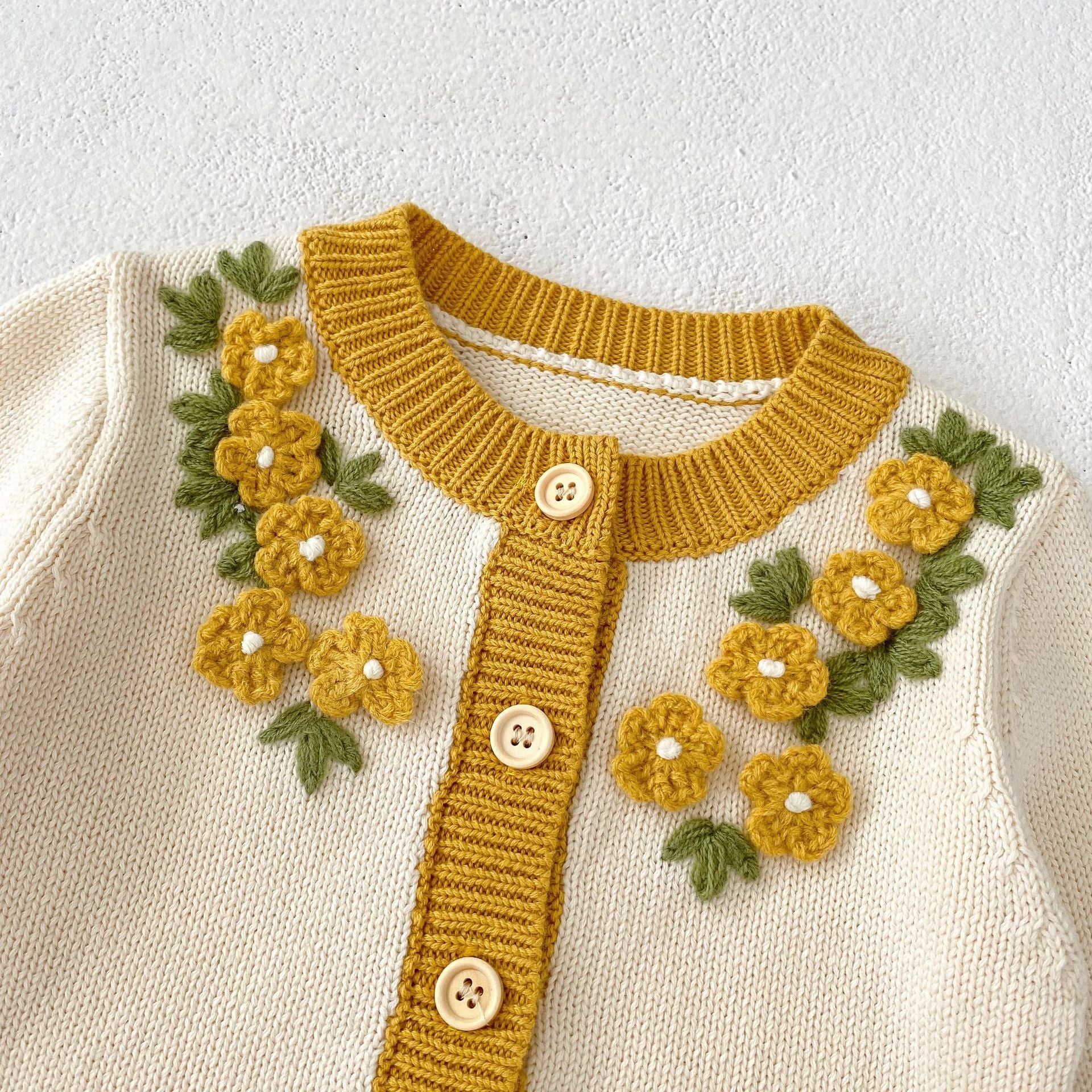 【BABY】イエロー刺繡フラワーサロペット / カーディガン CawaKomostore