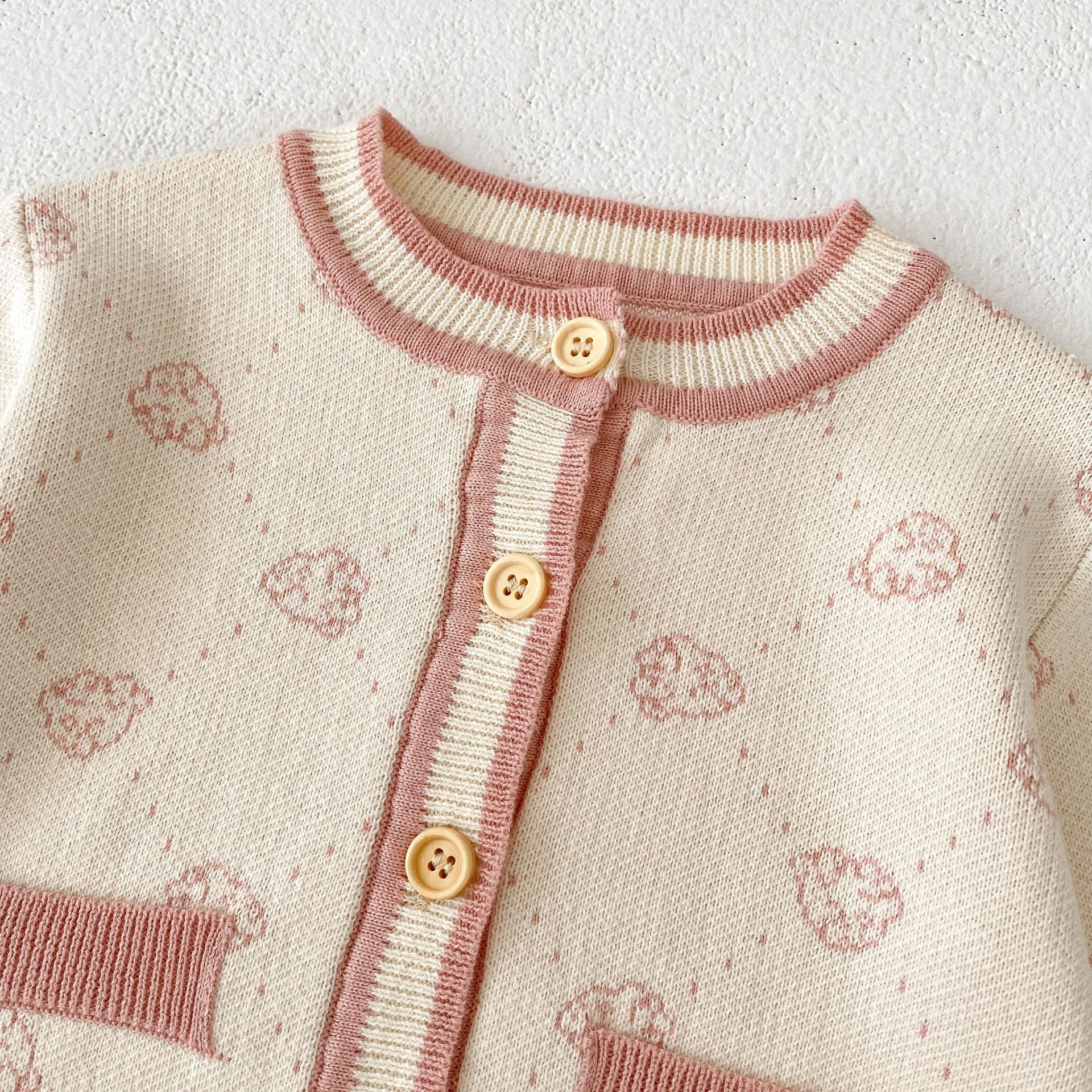 【BABY】トレンドピンクカーディガン/サロペット CawaKomostore