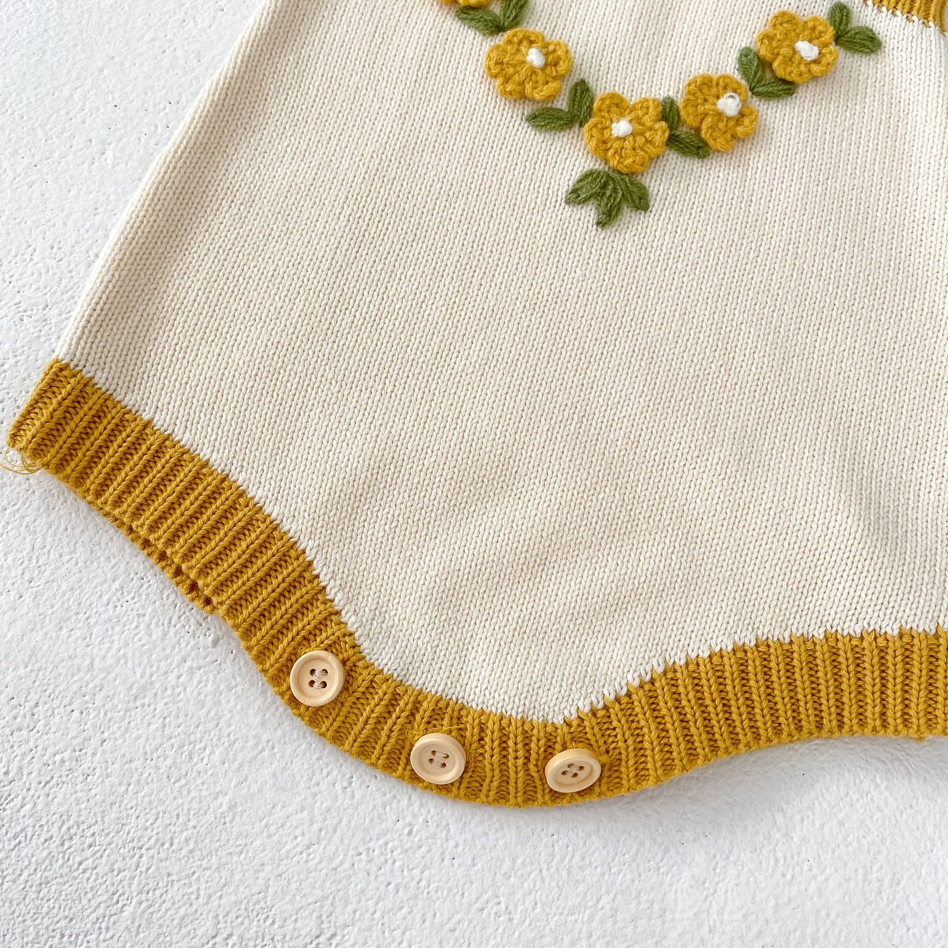 【BABY】イエロー刺繡フラワーサロペット / カーディガン CawaKomostore