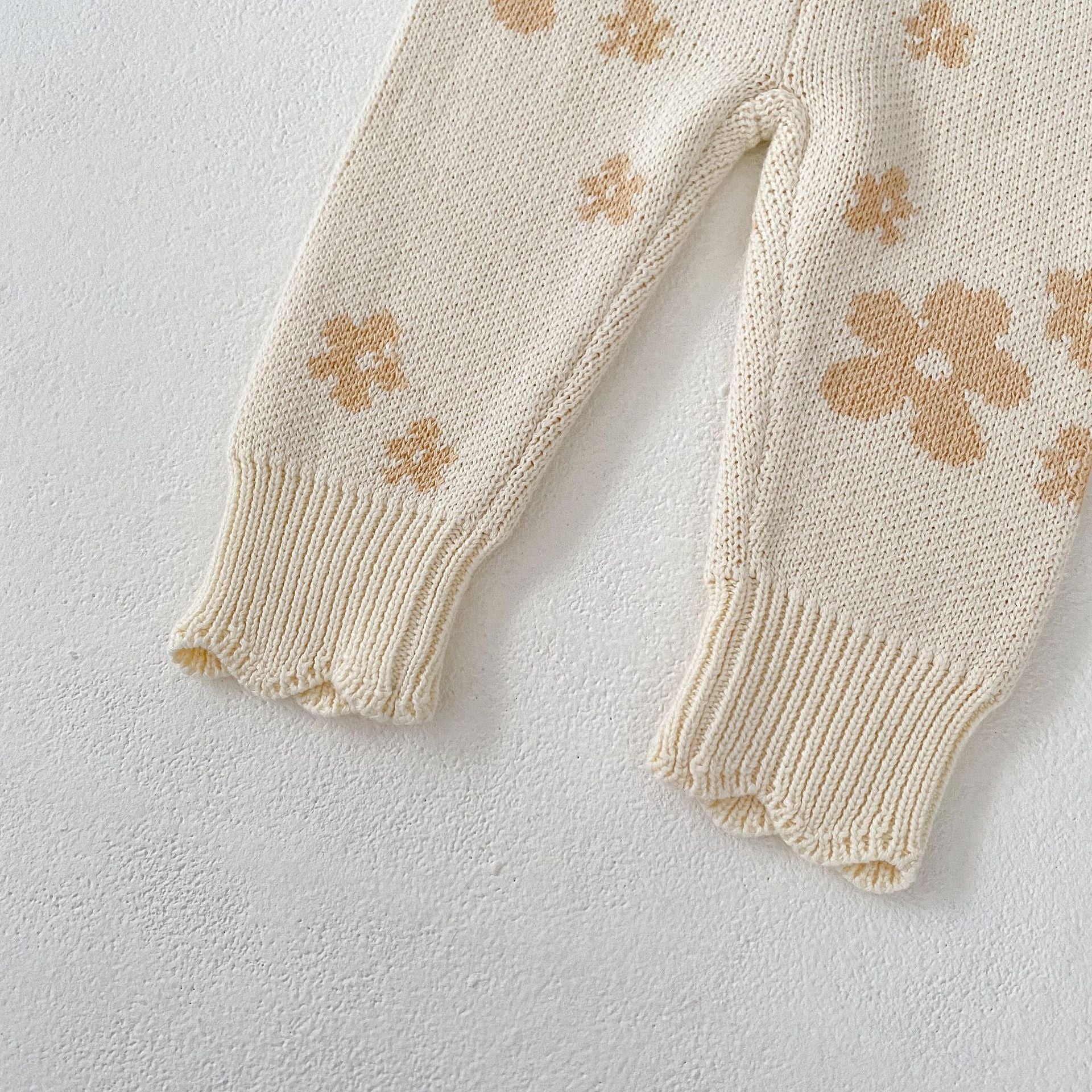 【BABY】フラワーデザインニット(ニット帽・カーディガン・パンツ・靴下) CawaKomostore