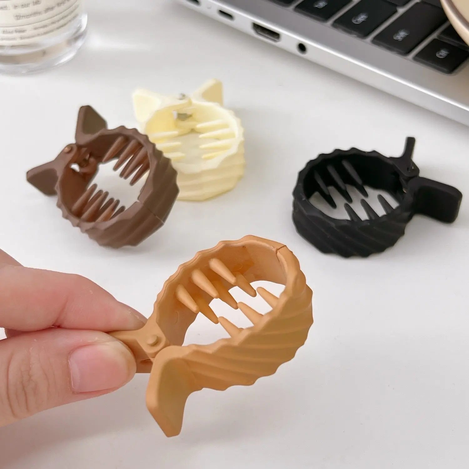 【ヘアアクセサリー】可愛いヘアクリップ・2点セット CawaKomostore