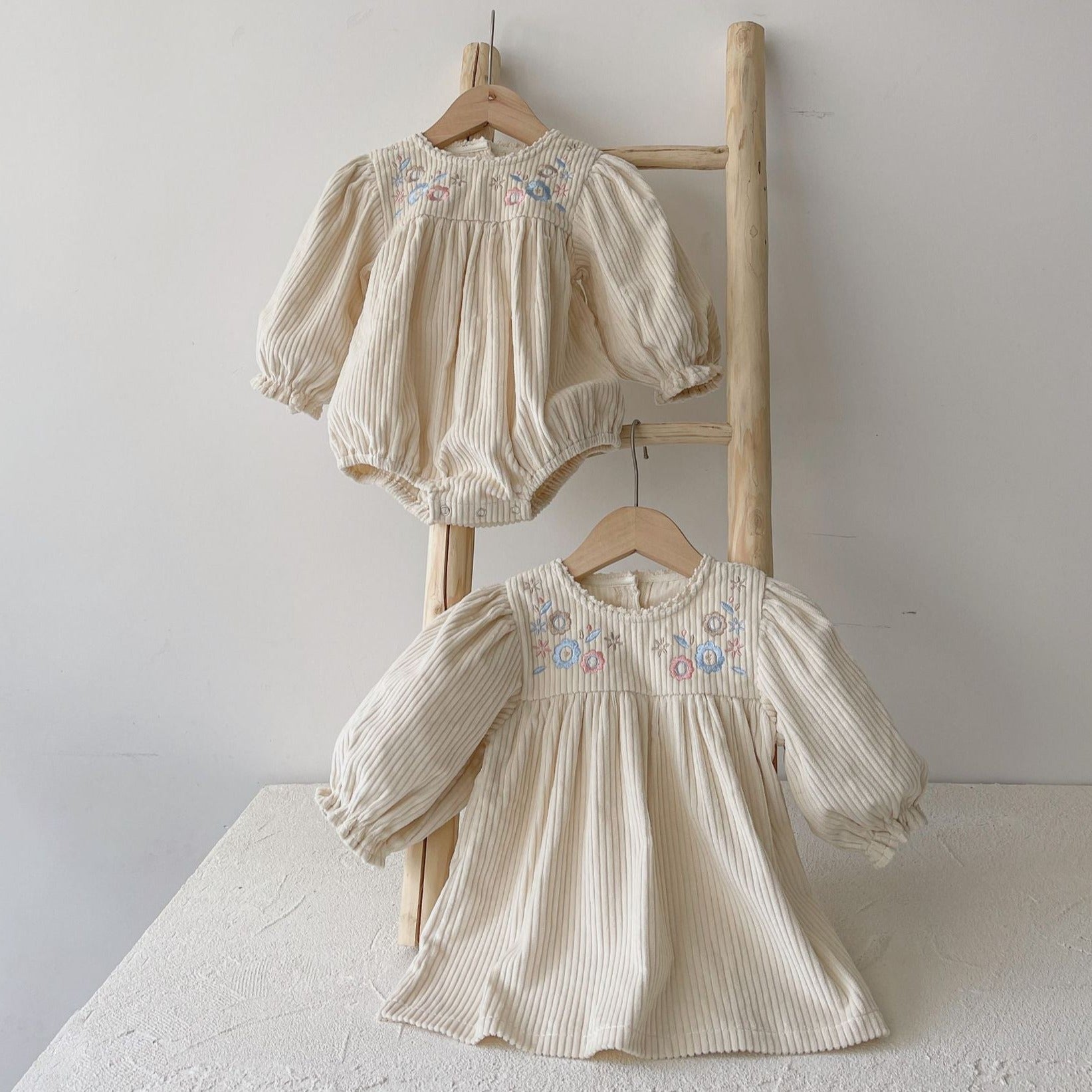 【BABY】コーデュロイフラワーワンピース / ロンパース CawaKomostore