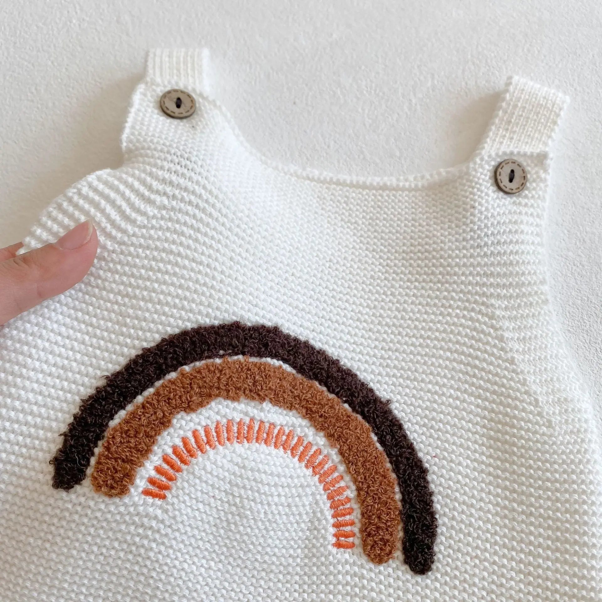 【BABY】虹刺繍ニットロンパース🌈 CawaKomostore