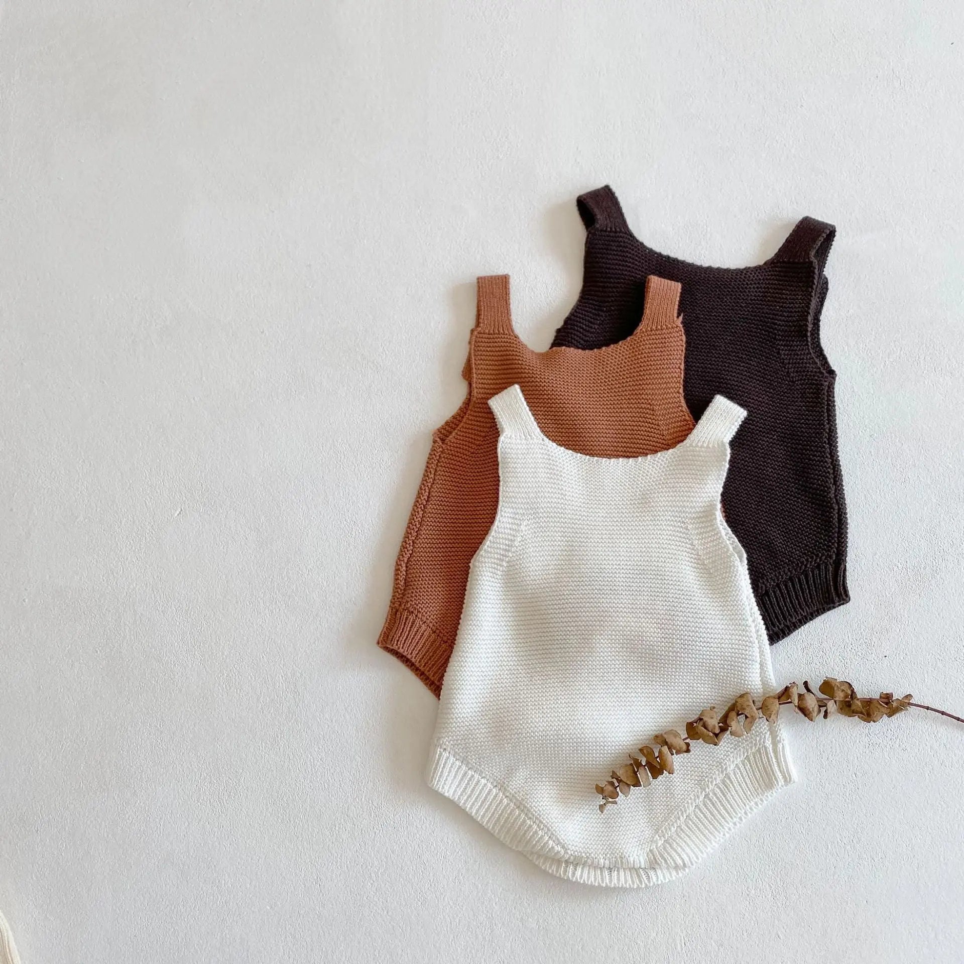 【BABY】虹刺繍ニットロンパース🌈 CawaKomostore