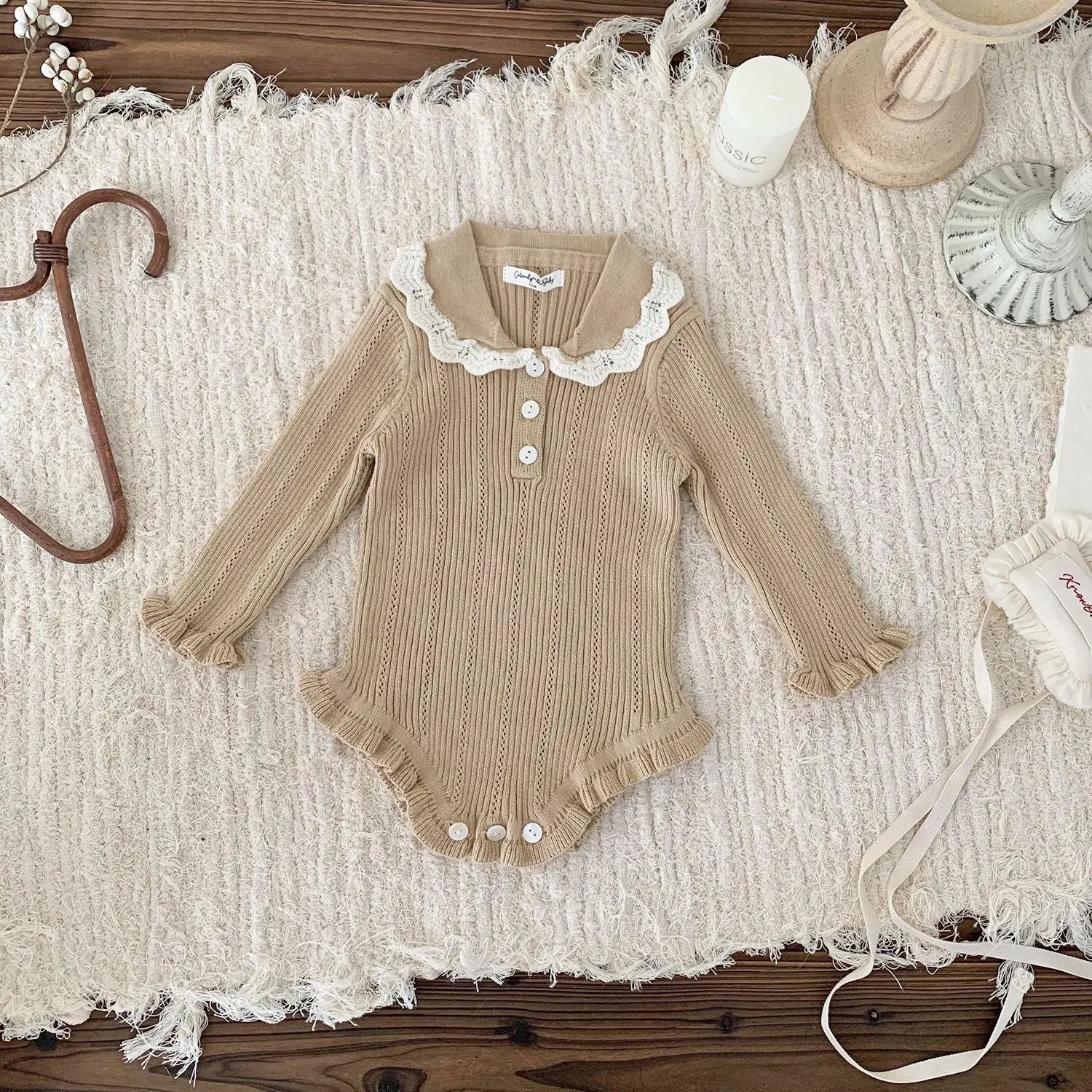 【BABY】 ナチュラルレースフリルロンパース - CawaKomostore