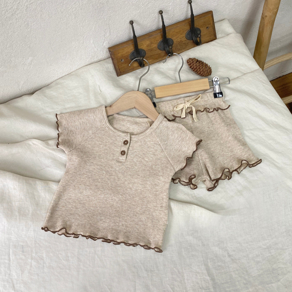 【BABY】ふんわりフリルリブ編みセットアップ CawaKomostore