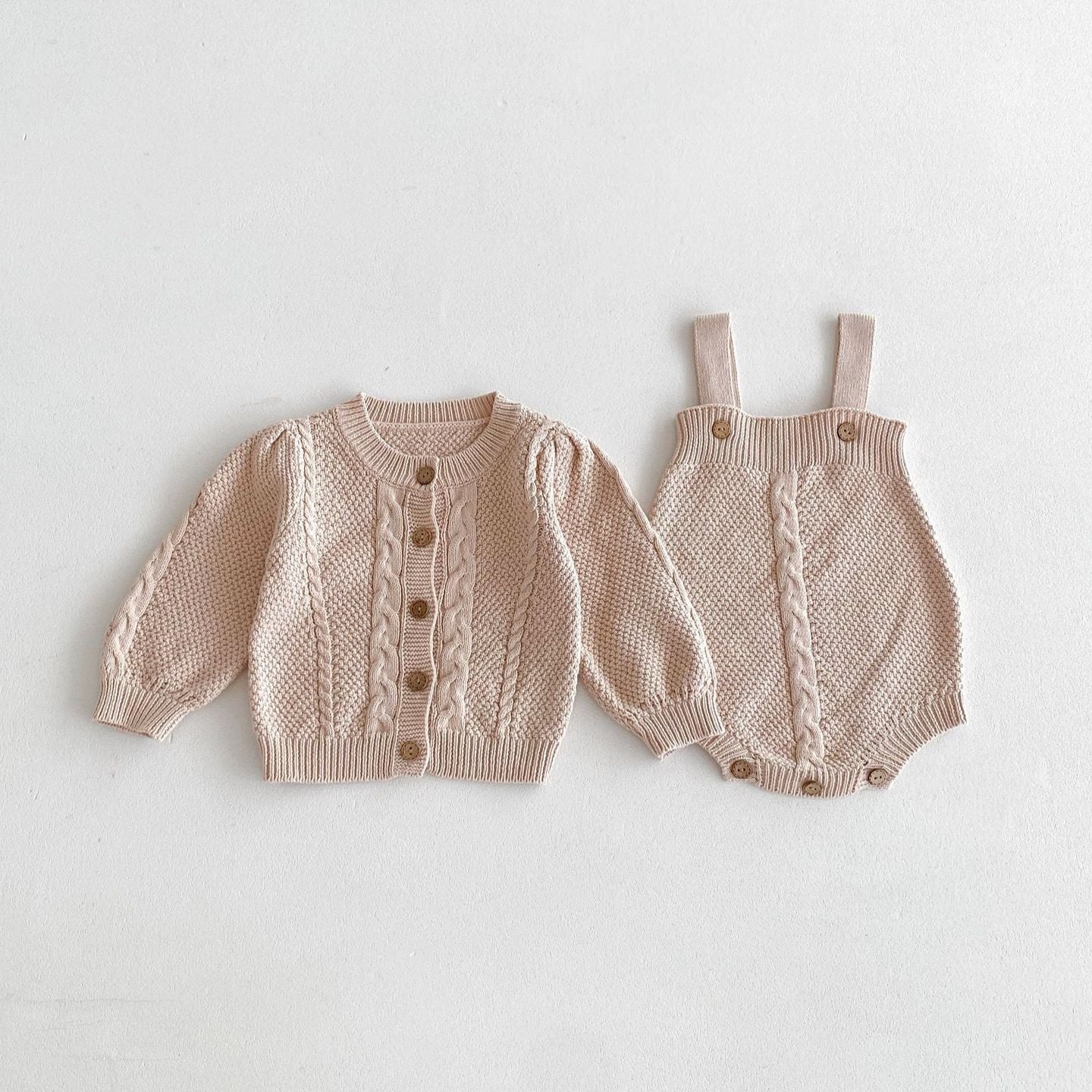 【BABY】 ケーブル編みデザインワンカラーセットアップ