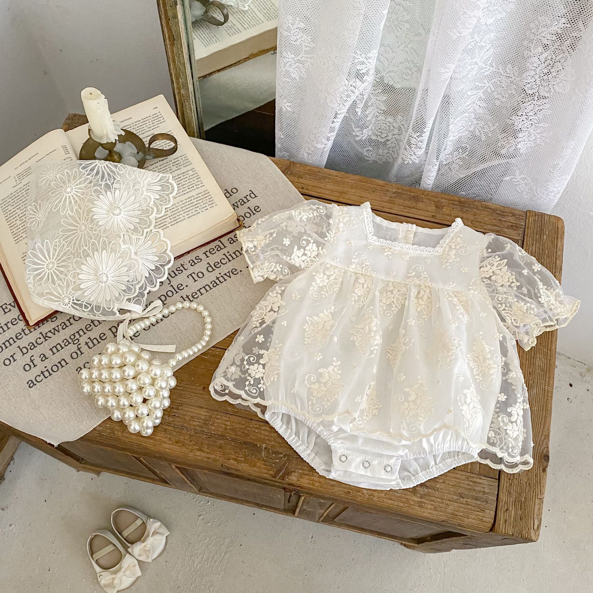 【BABY】spring/summer whiteレースロンパース