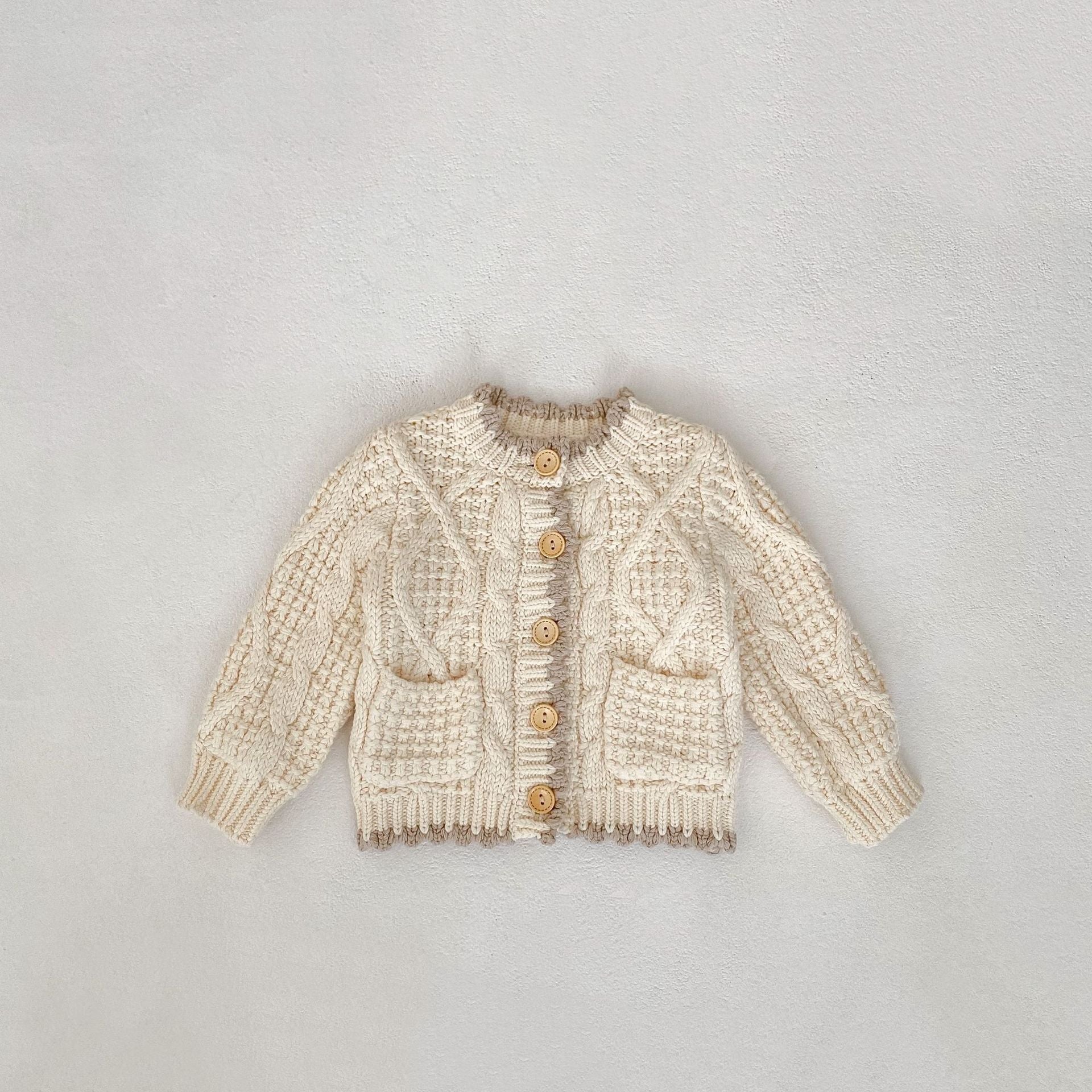 【BABY】クリームカラーデザインカーディガン