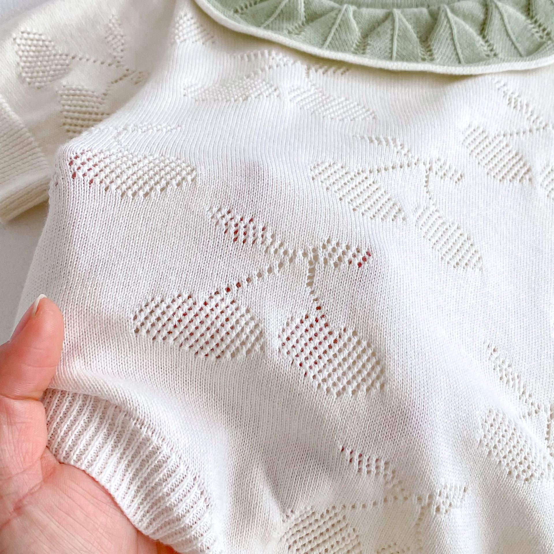 【BABY】チェリー柄 透かし編みニットロンパース CawaKomostore