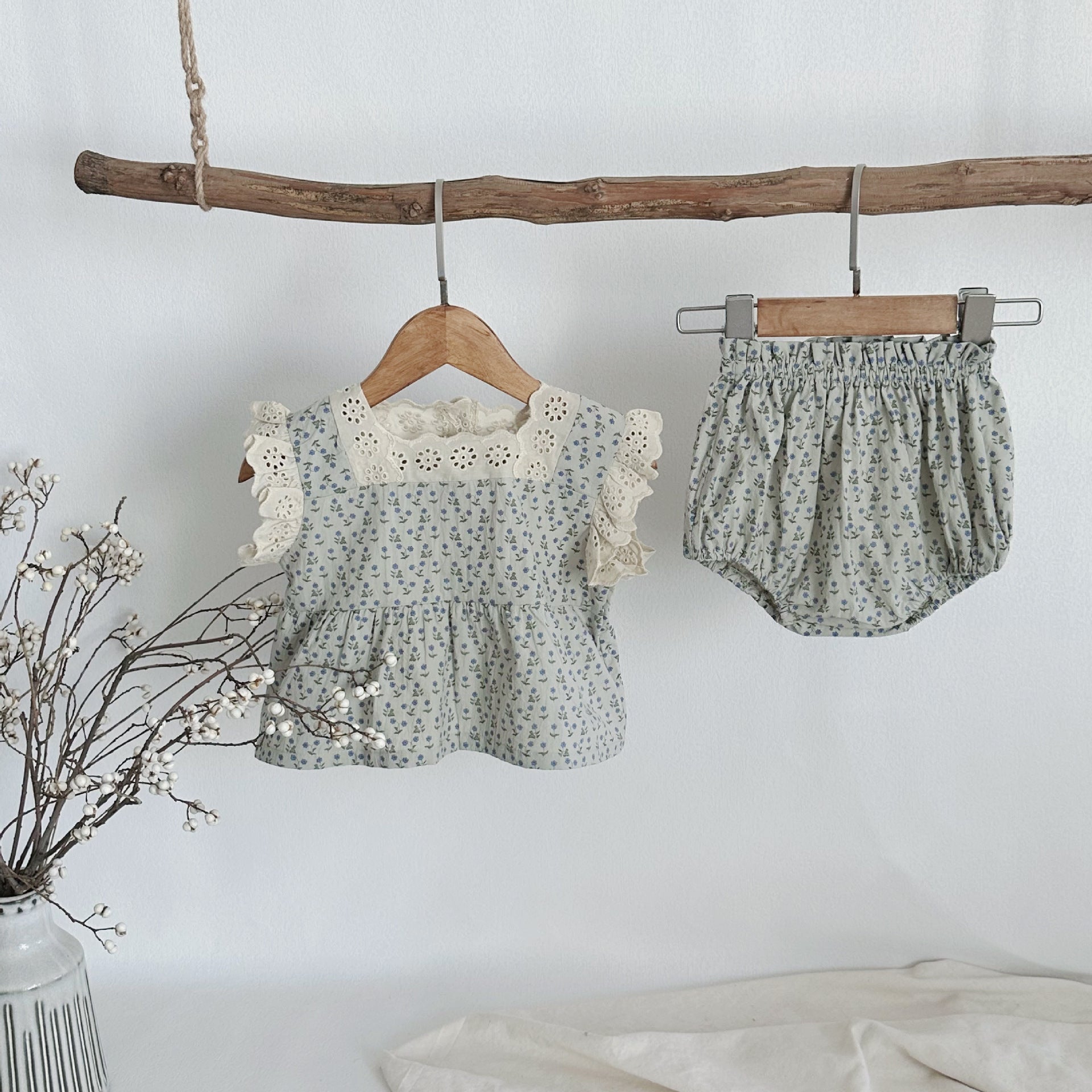【BABY】ブルー 花柄スクエアネック セットアップ CawaKomostore