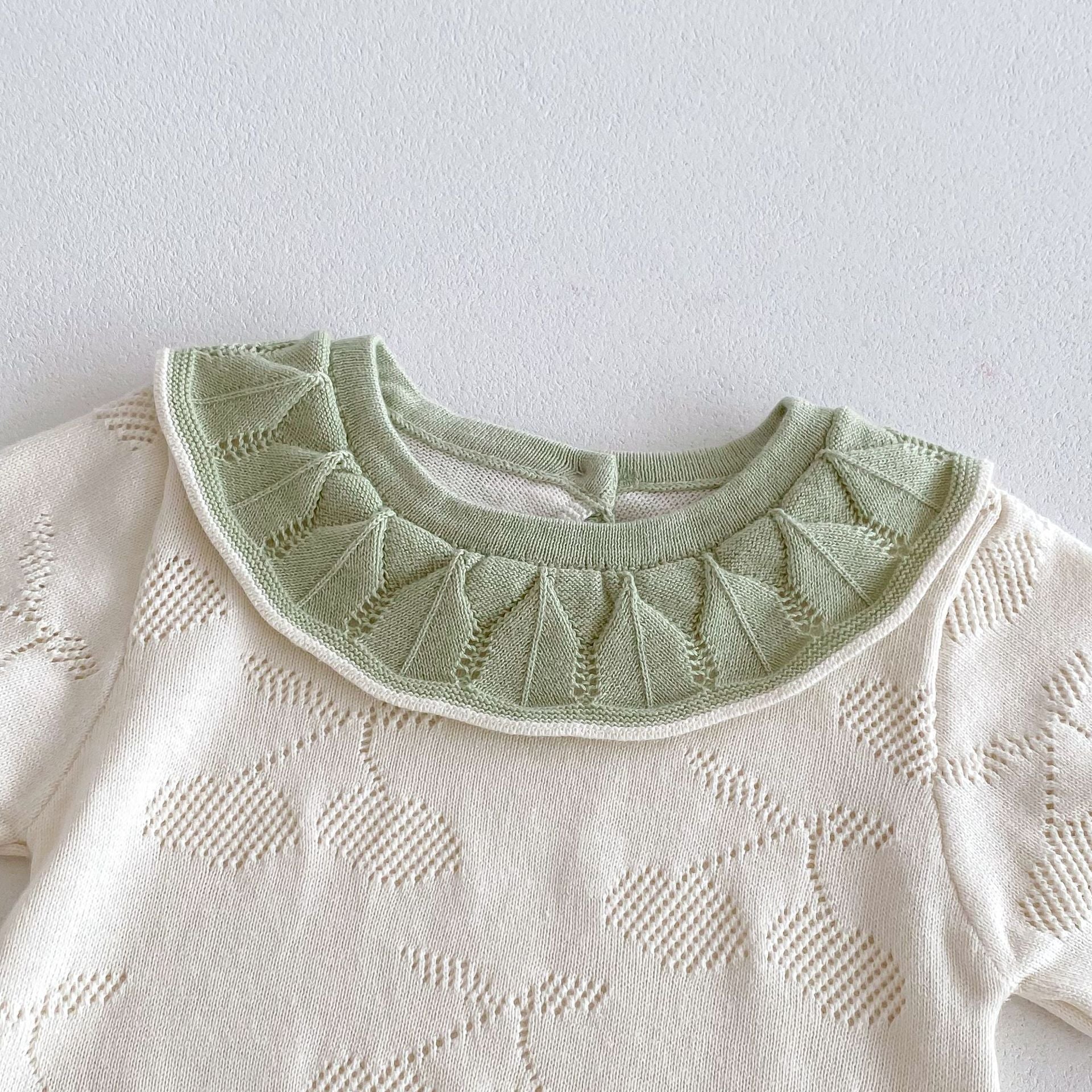 【BABY】チェリー柄 透かし編みニットロンパース CawaKomostore