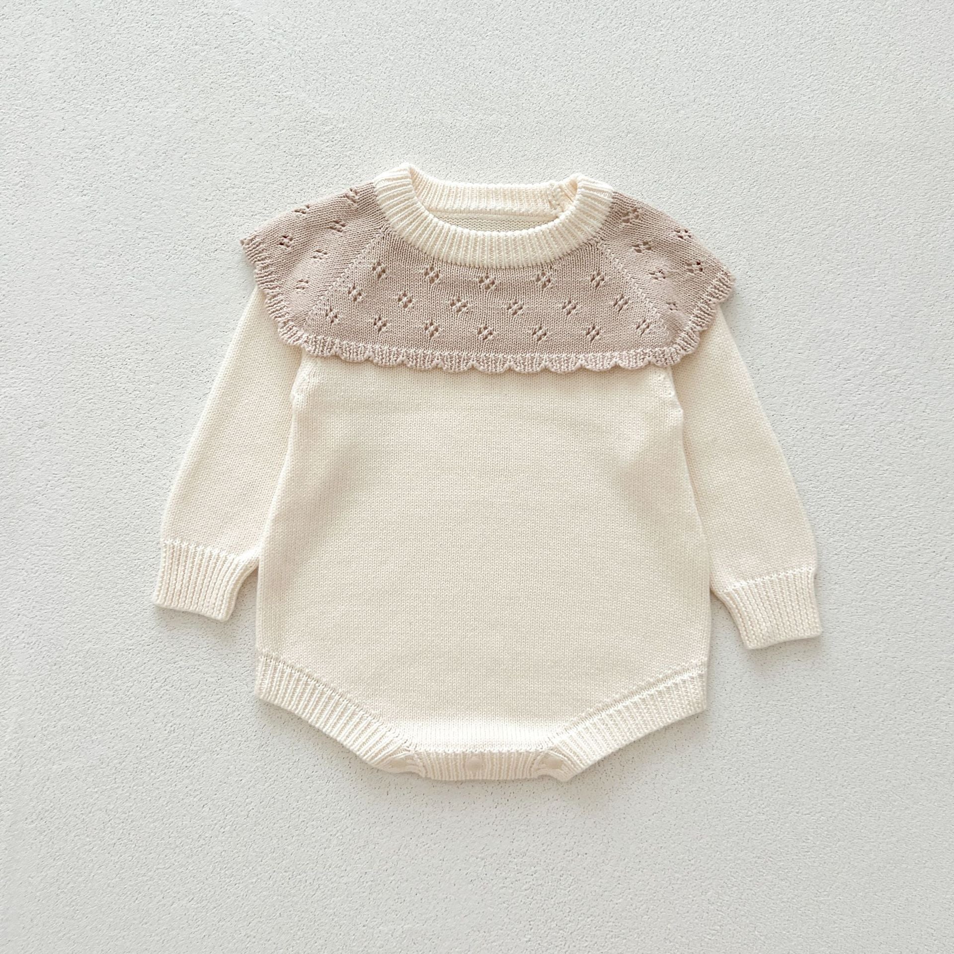 【BABY】襟元フリルデザインロンパース