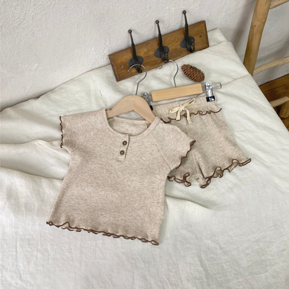【BABY】ふんわりフリルリブ編みセットアップ CawaKomostore