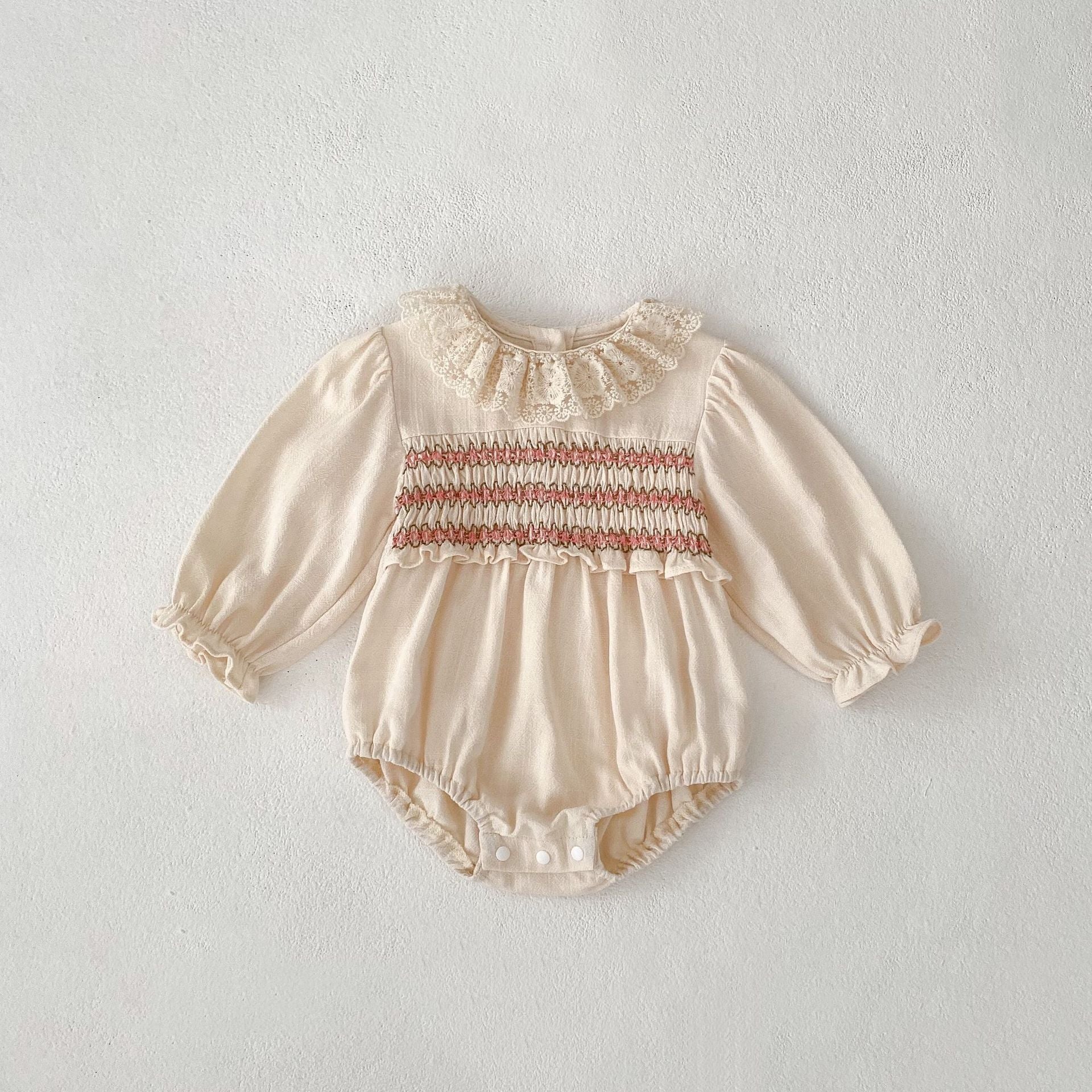 【BABY】ギャザーデザインフリルロンパース