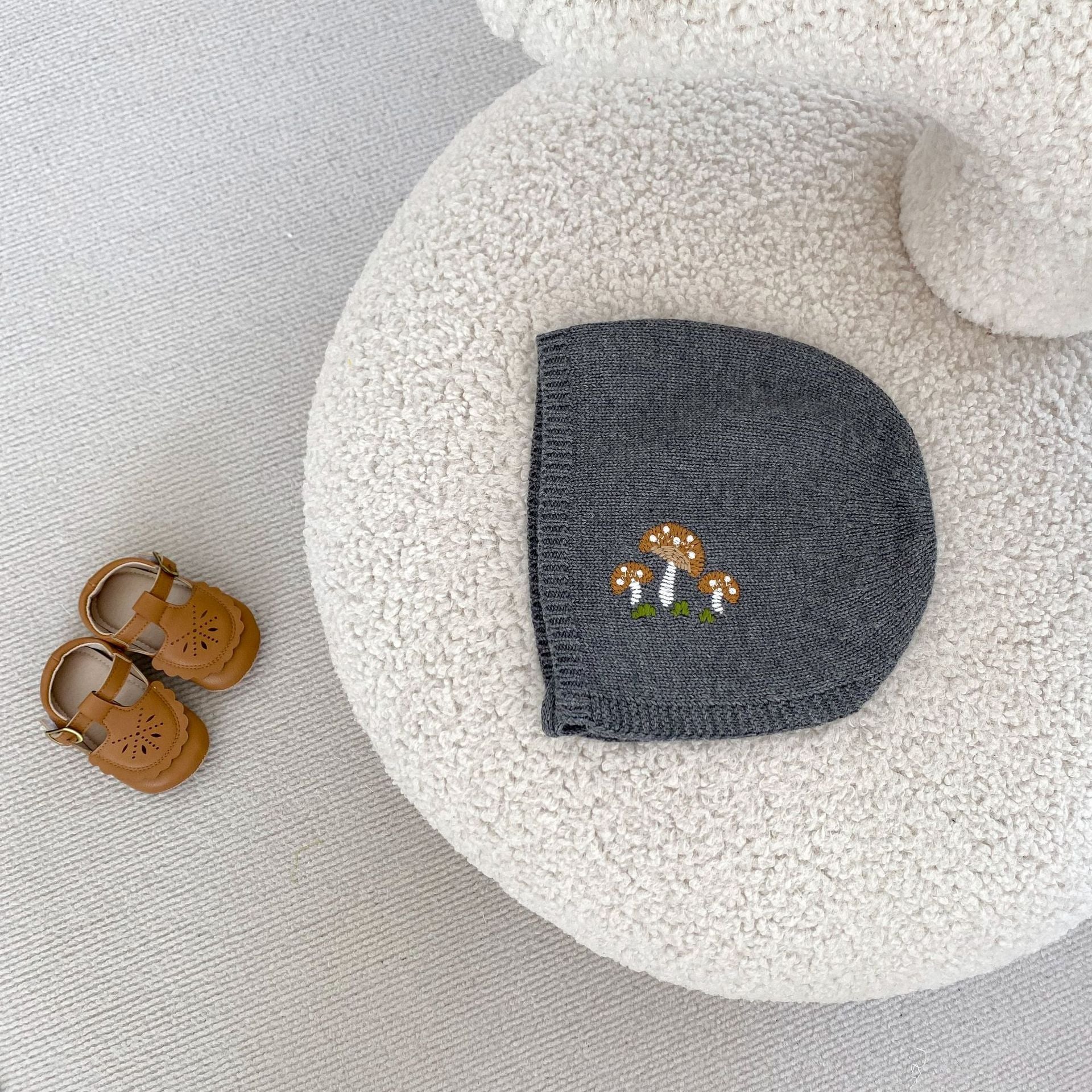 【BABY】キノコ刺繍グレーニットサロペット / ボンネット CawaKomostore