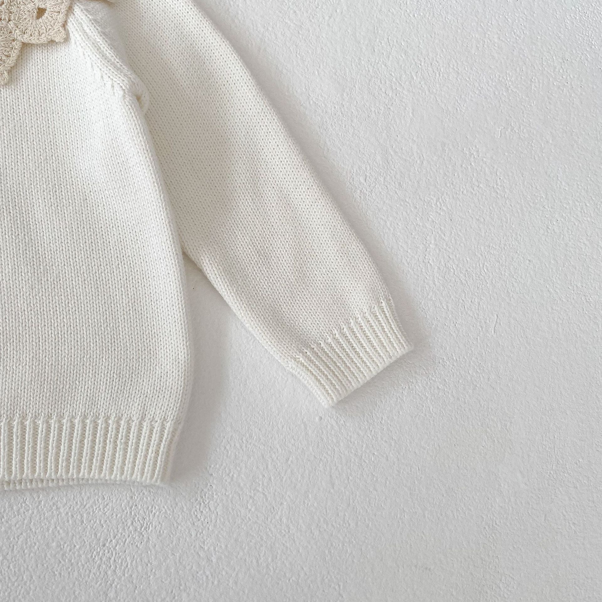 【baby】ベージュレースホワイト ニットトップス CawaKomostore