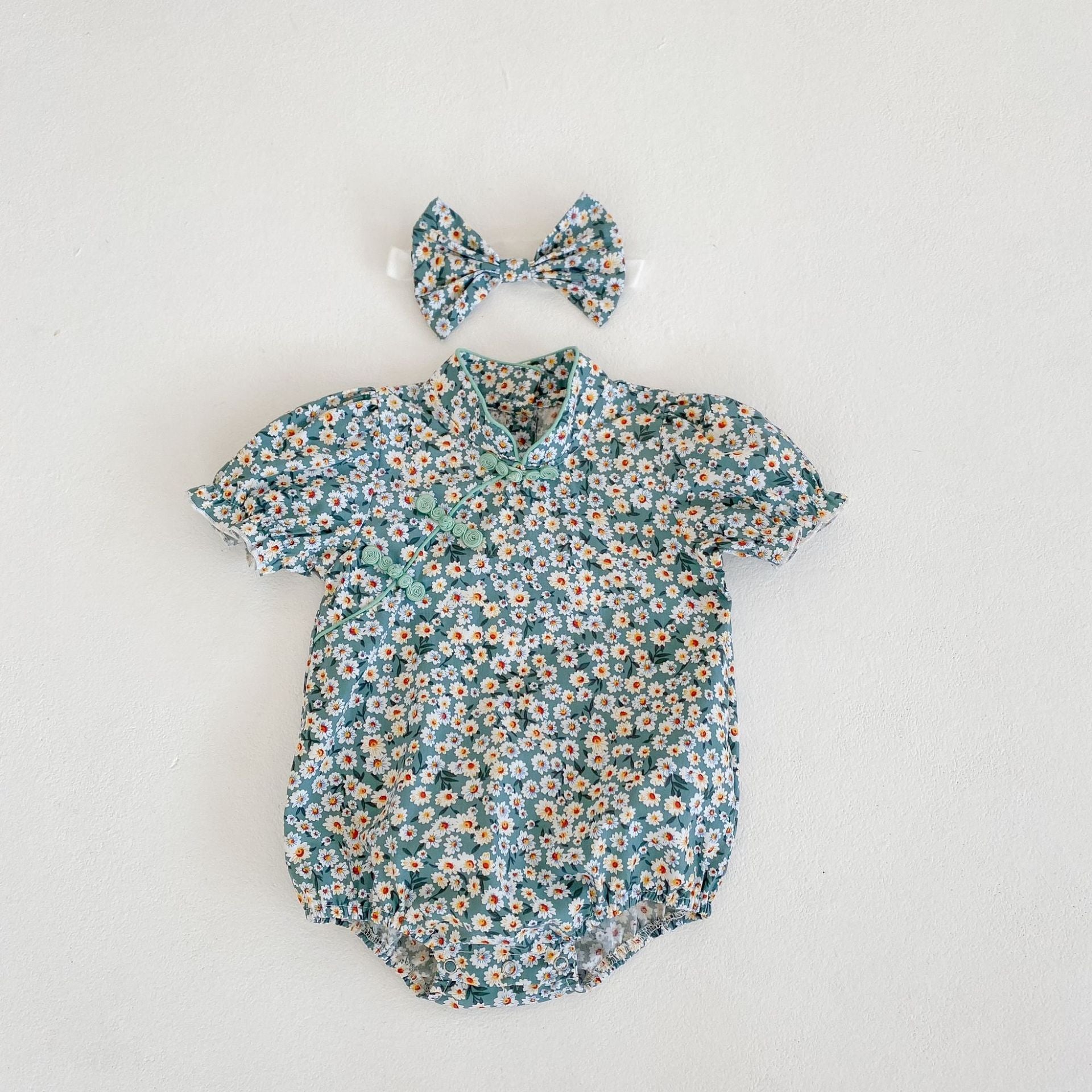 【BABY】フラワーチャイナボタンロンパース CawaKomostore