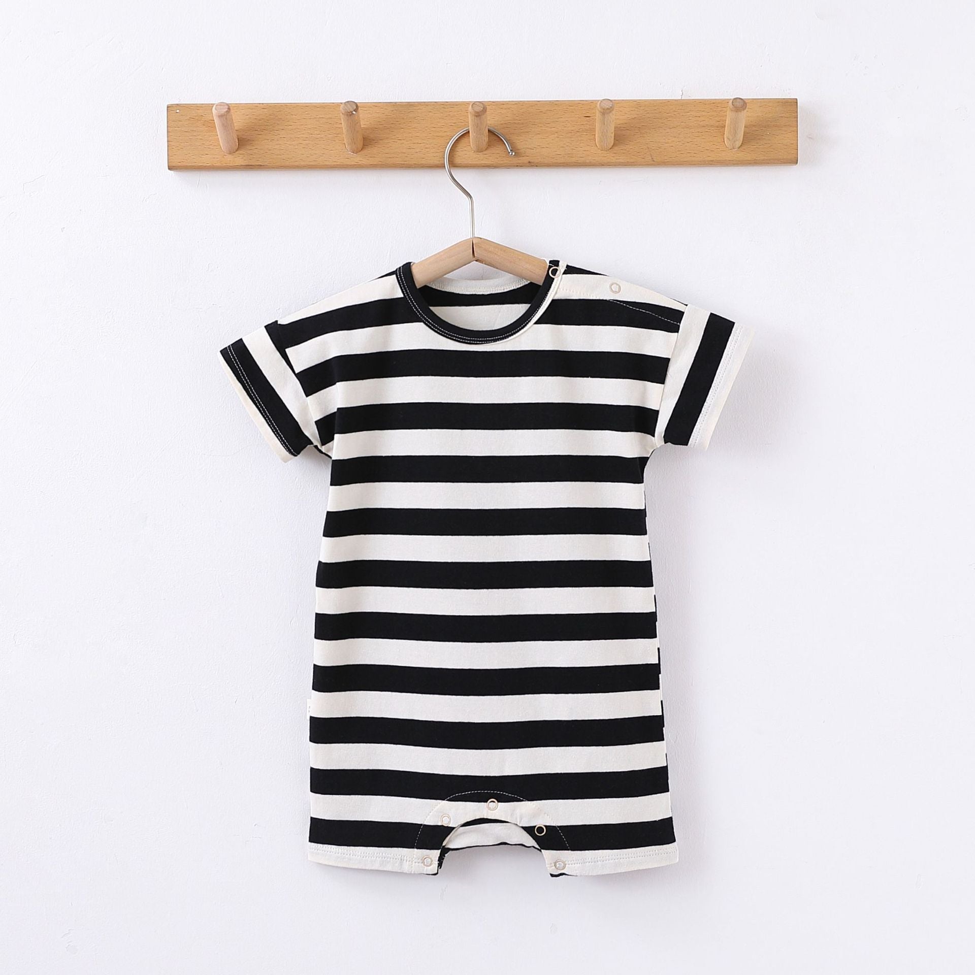 【BABY】総柄デザイン プリントロンパース CawaKomostore