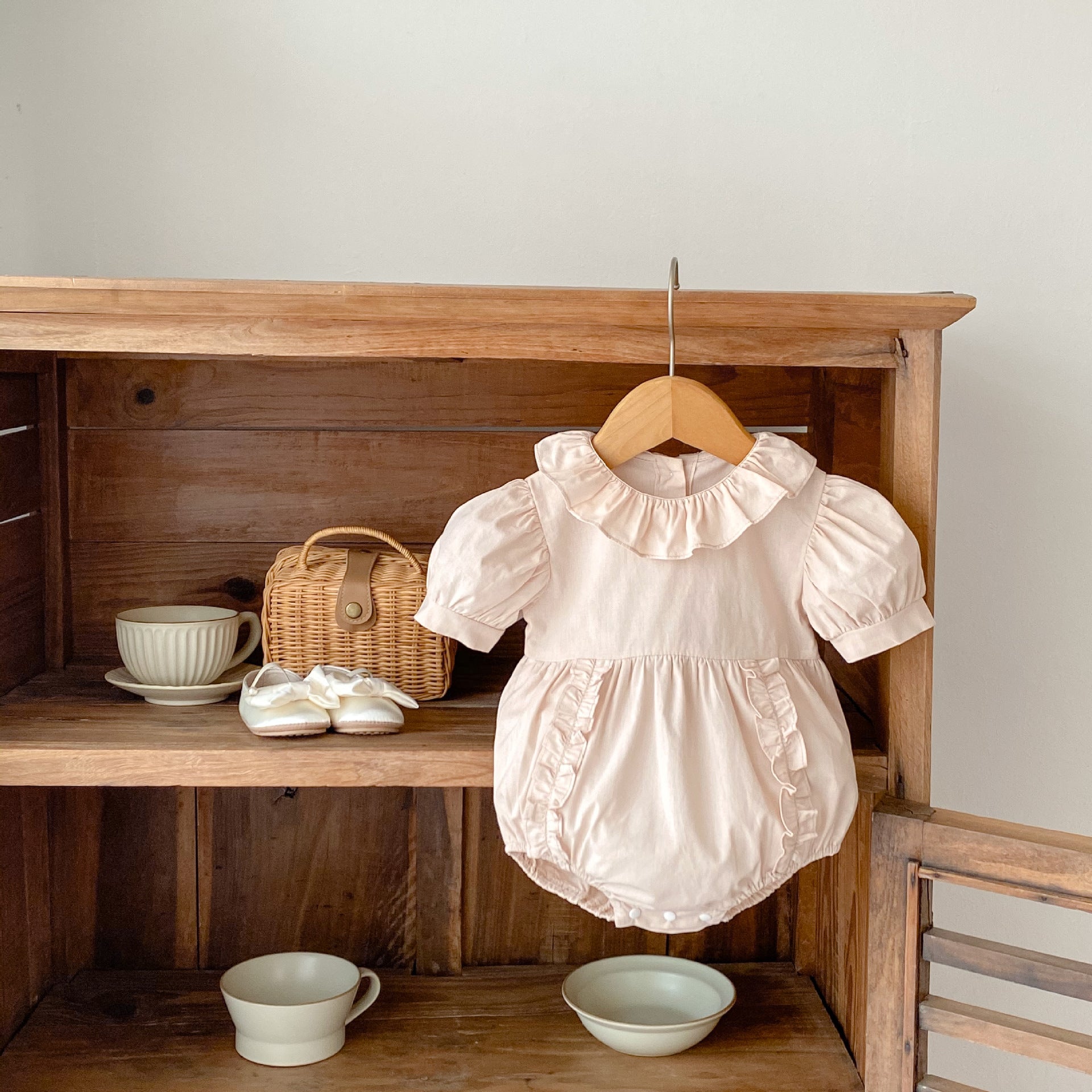 【BABY】フリル襟パフスリーブブラウス風ロンパース CawaKomostore