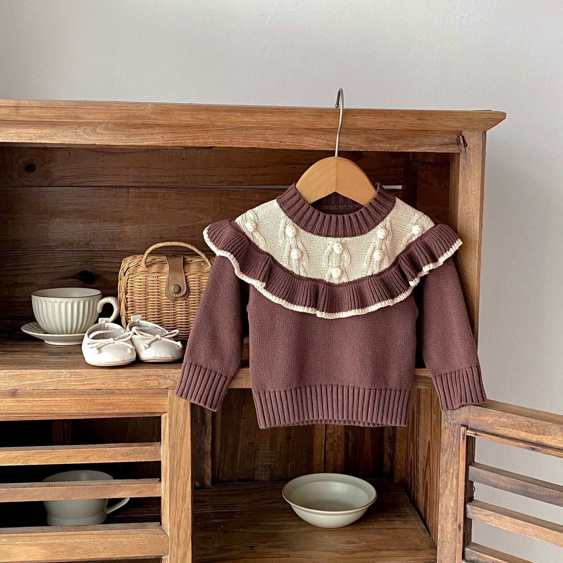 【BABY】ラウンドラペルフリルポンポンニット CawaKomostore