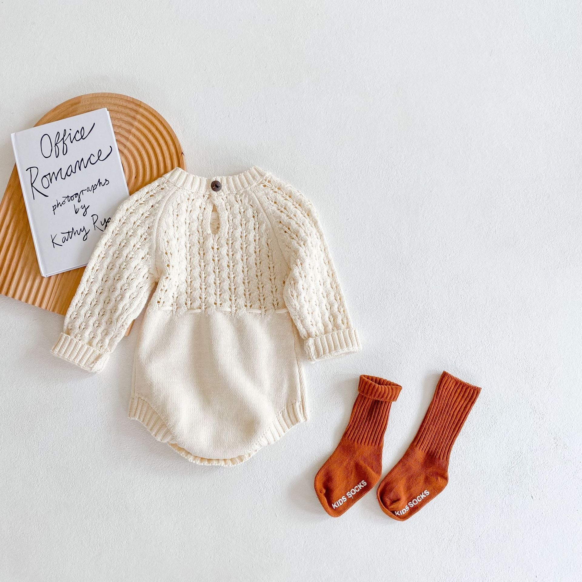【BABY】ホワイトカギ編みニットロンパース CawaKomostore