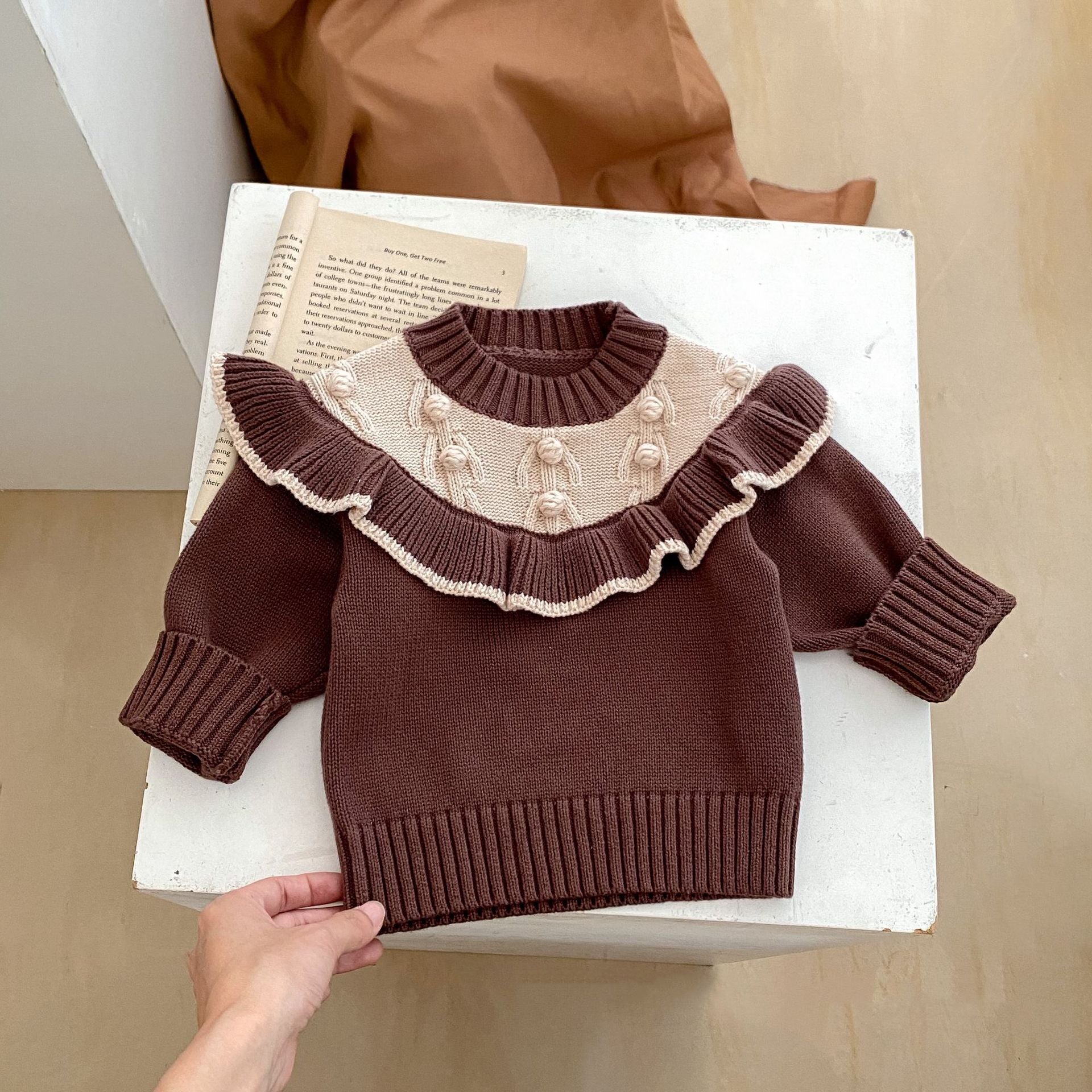 【BABY】ラウンドラペルフリルポンポンニット CawaKomostore