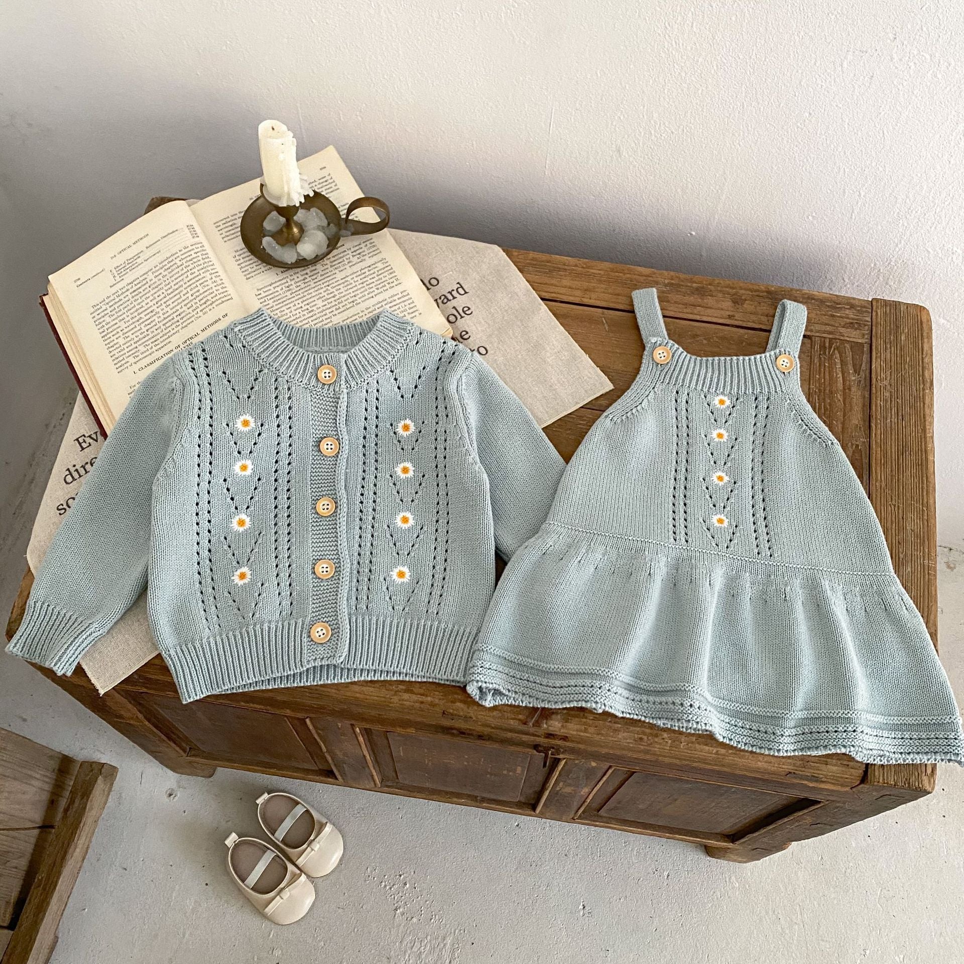 【BABY】ブルー刺繍フラワーニットカーディガン / ワンピース CawaKomostore