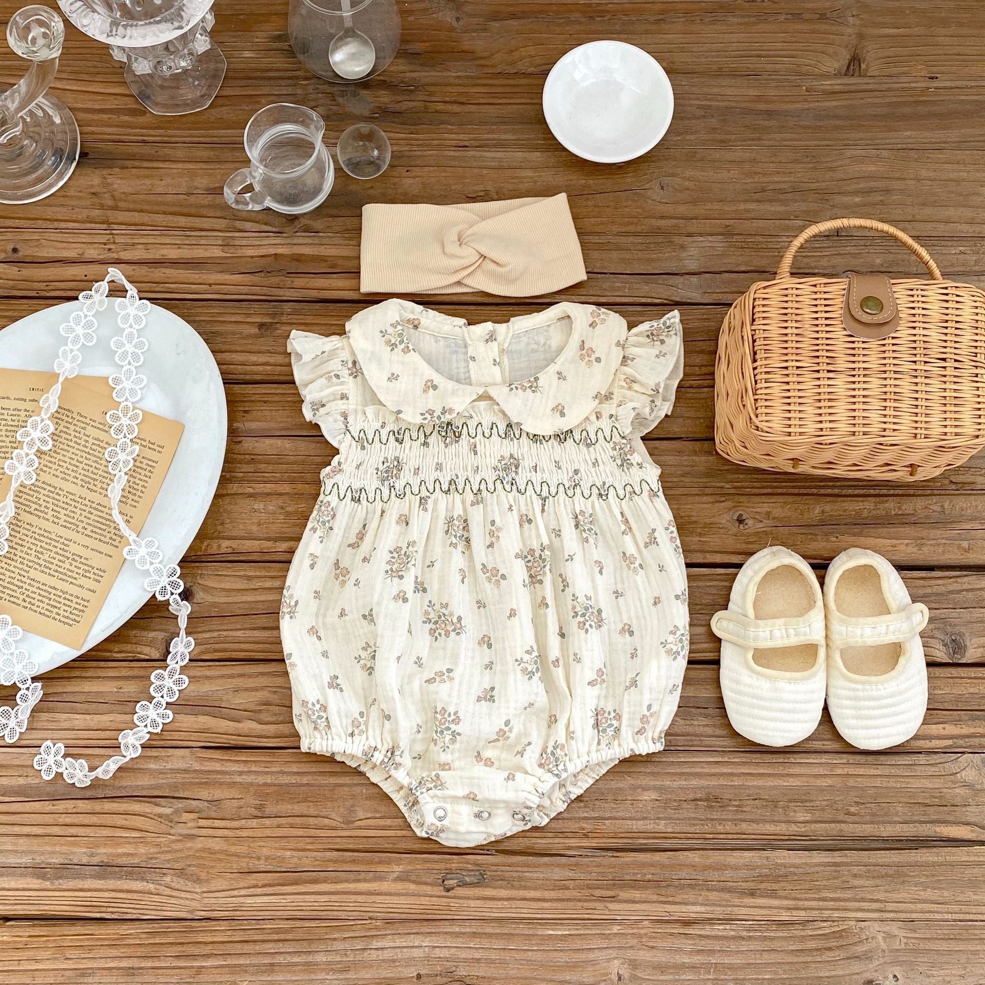 【BABY】ショルダーフリルシャーリングフローラルロンパース CawaKomostore