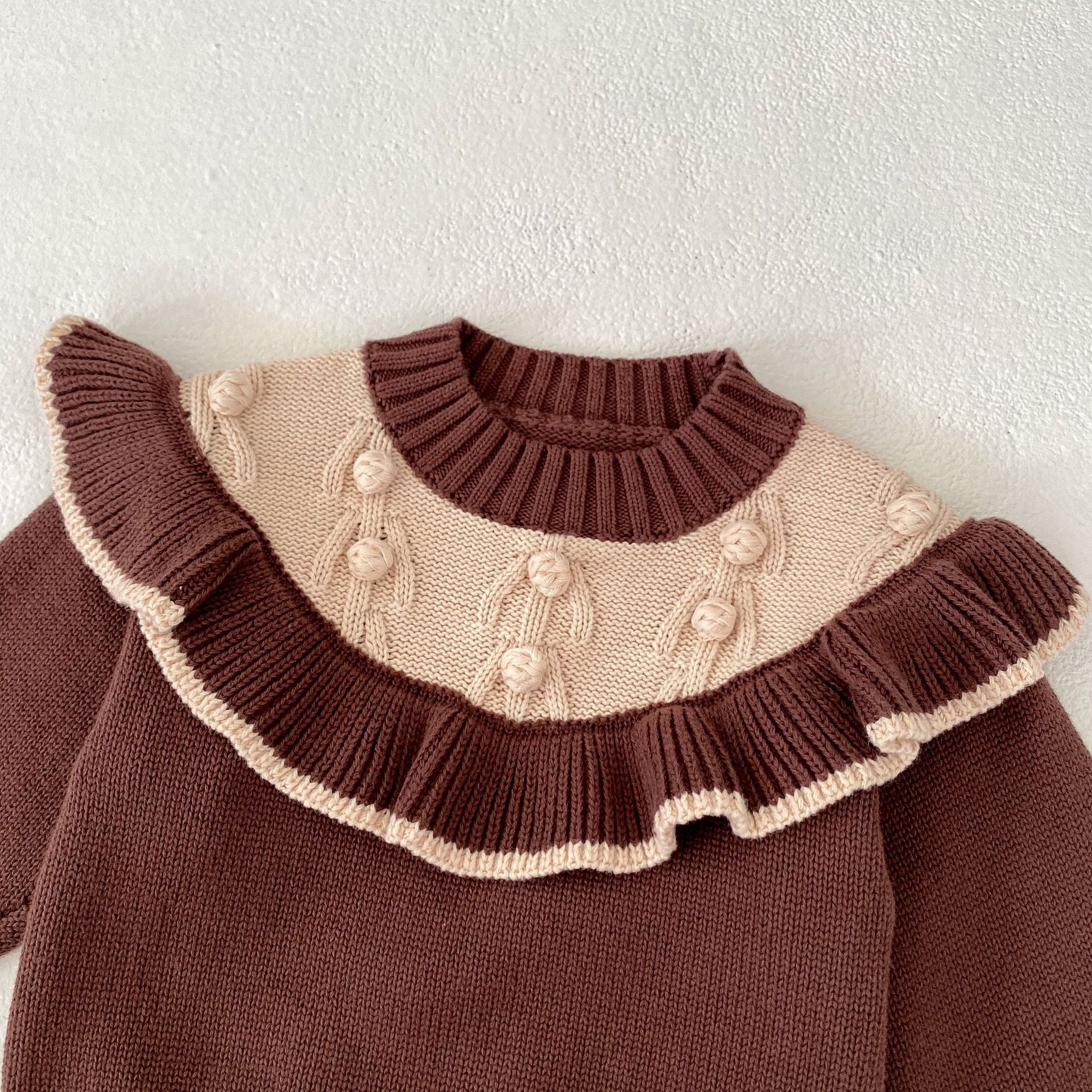 【BABY】ラウンドラペルフリルポンポンニット CawaKomostore