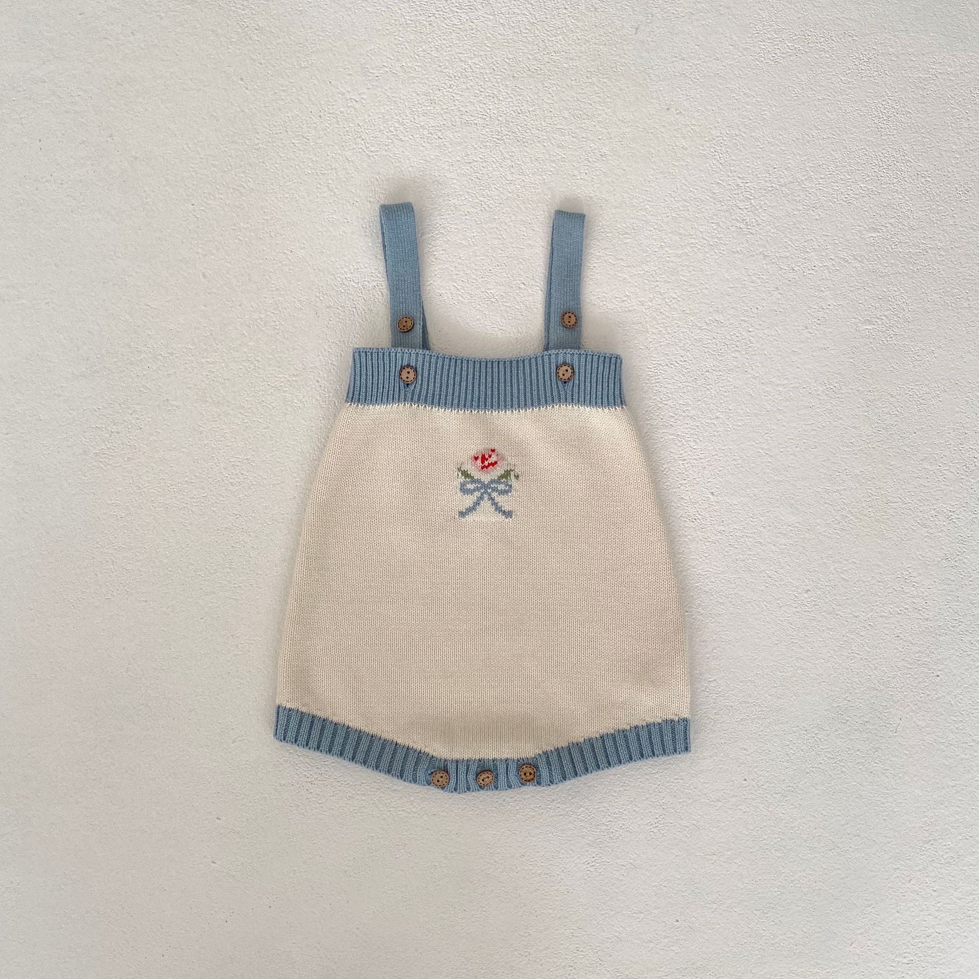 【BABY】フラワー刺繡フリルカーディガン / サロペット CawaKomostore