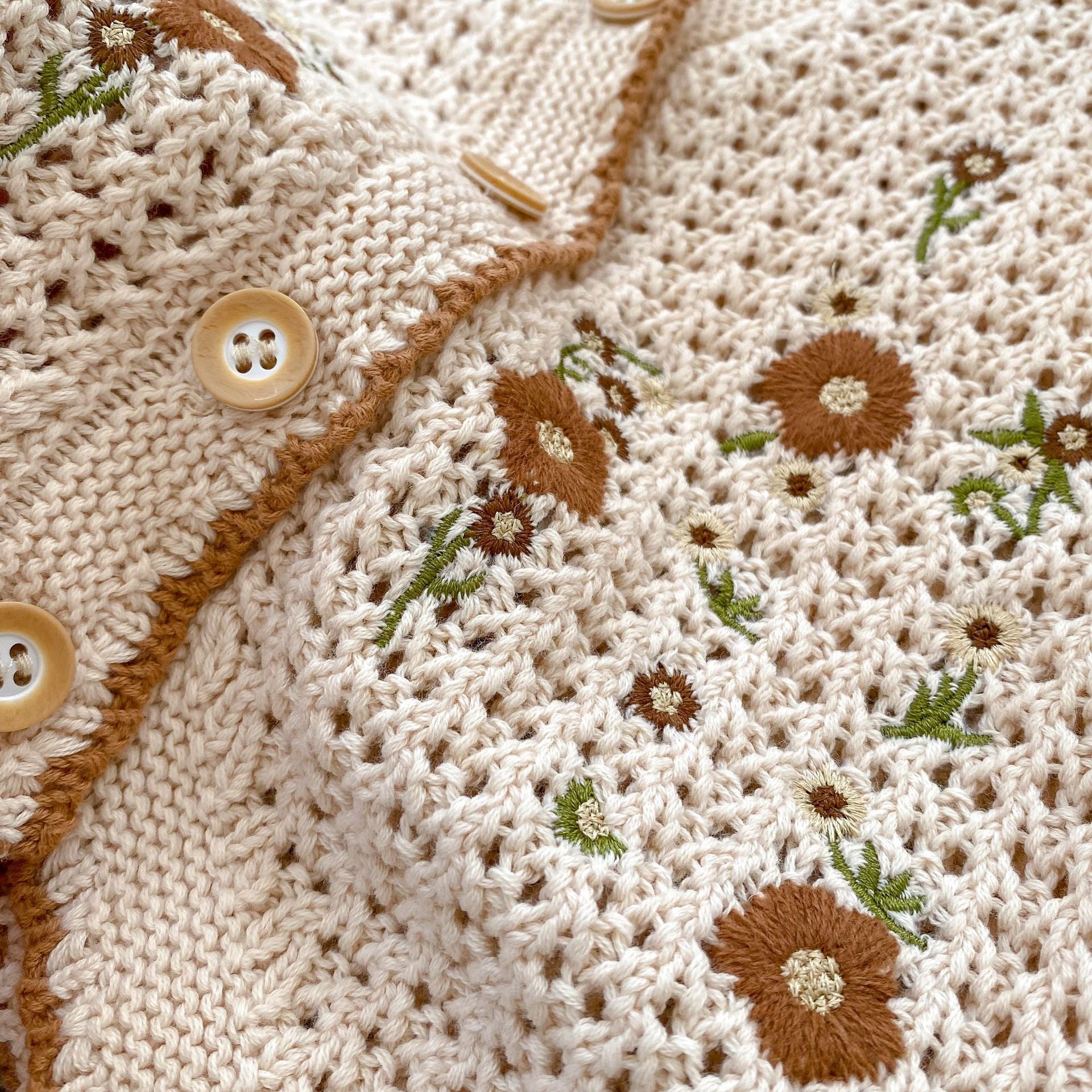 【BABY】透かし刺繡フラワーベスト CawaKomostore