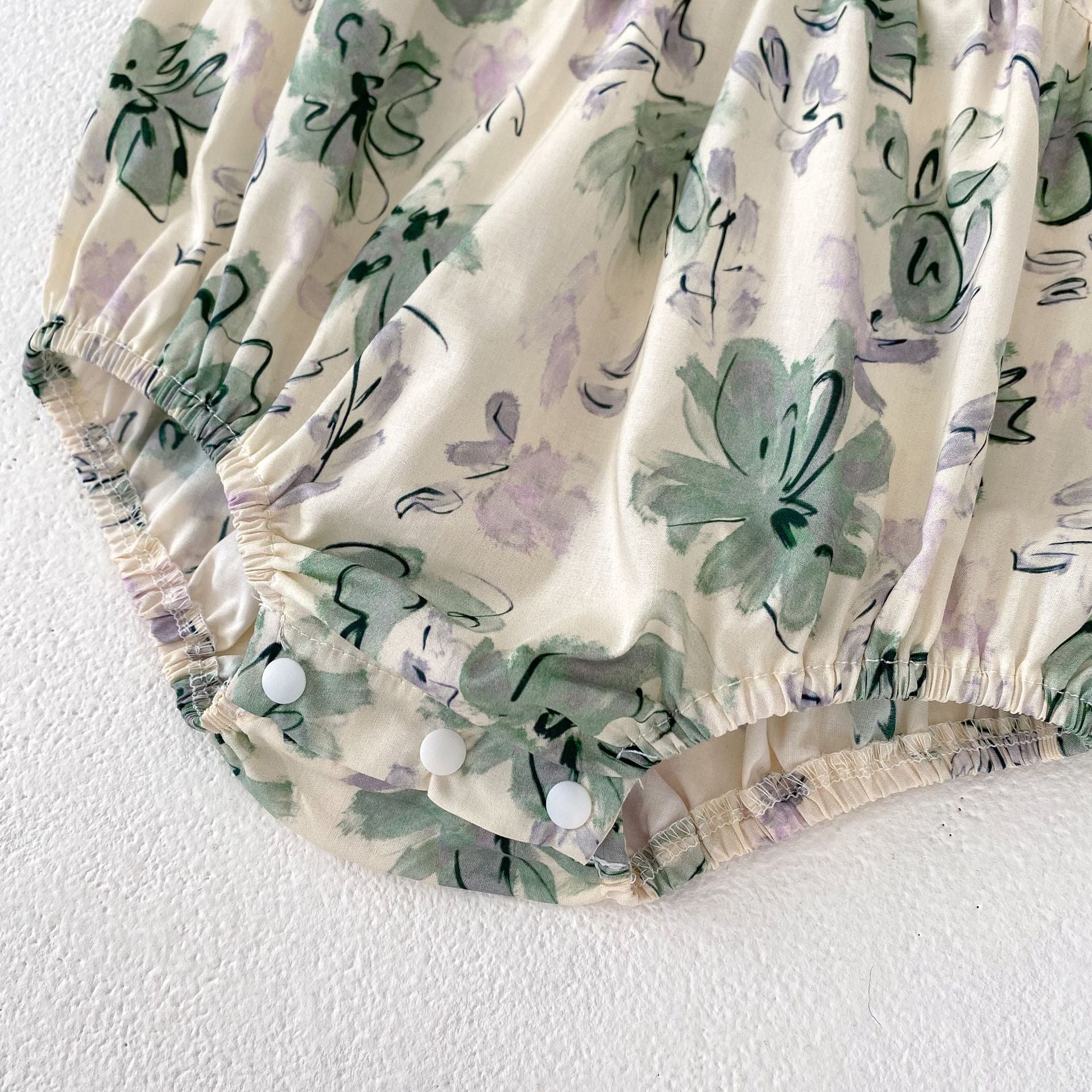 【BABY】リボン付き グリーン フリルロンパース CawaKomostore