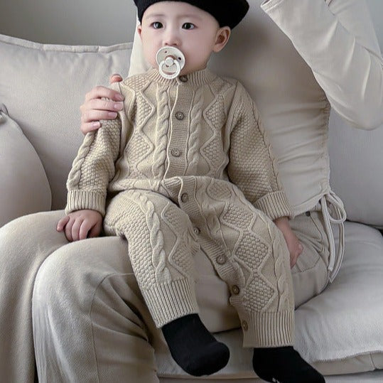 【BABY】ふんわり暖かケーブルニットカバーオール CawaKomostore