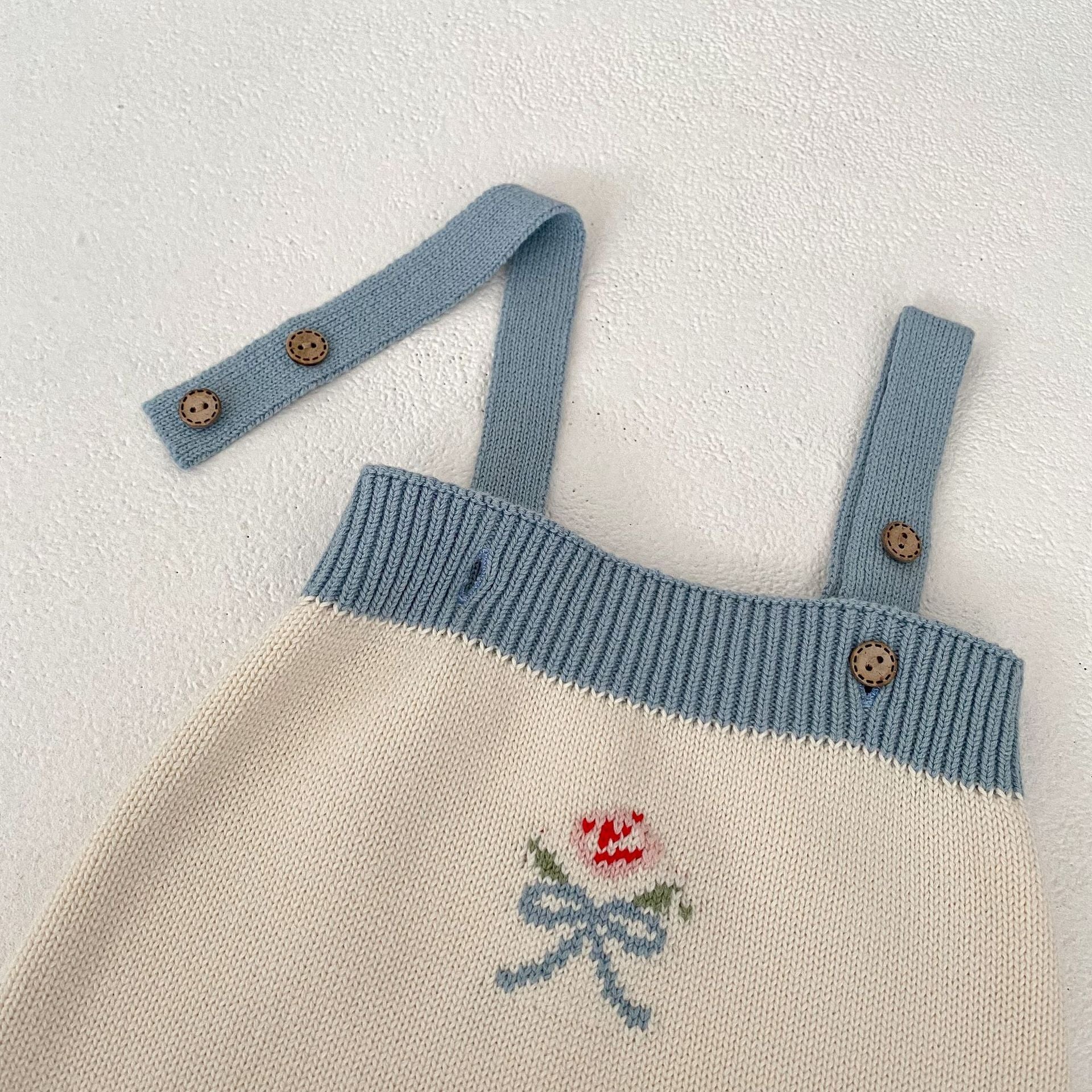 【BABY】フラワー刺繡フリルカーディガン / サロペット CawaKomostore