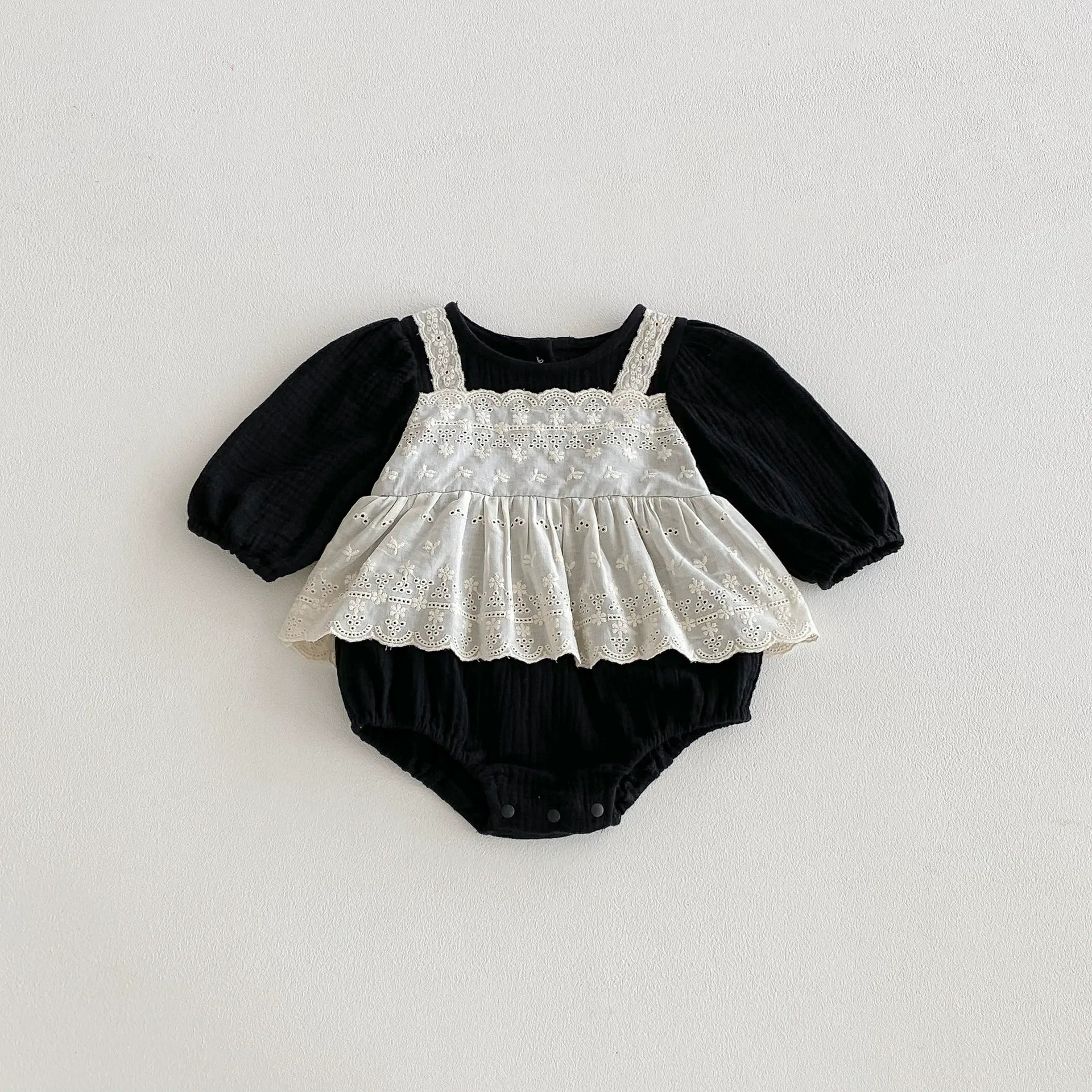 【BABY】ふんわりレースベビーロンパース（2color）
