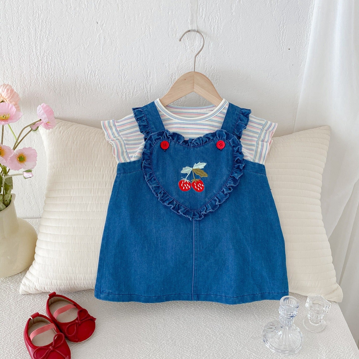 【BABY】チェリー刺繍デニムセットアップ(サロペット＆Tシャツ)