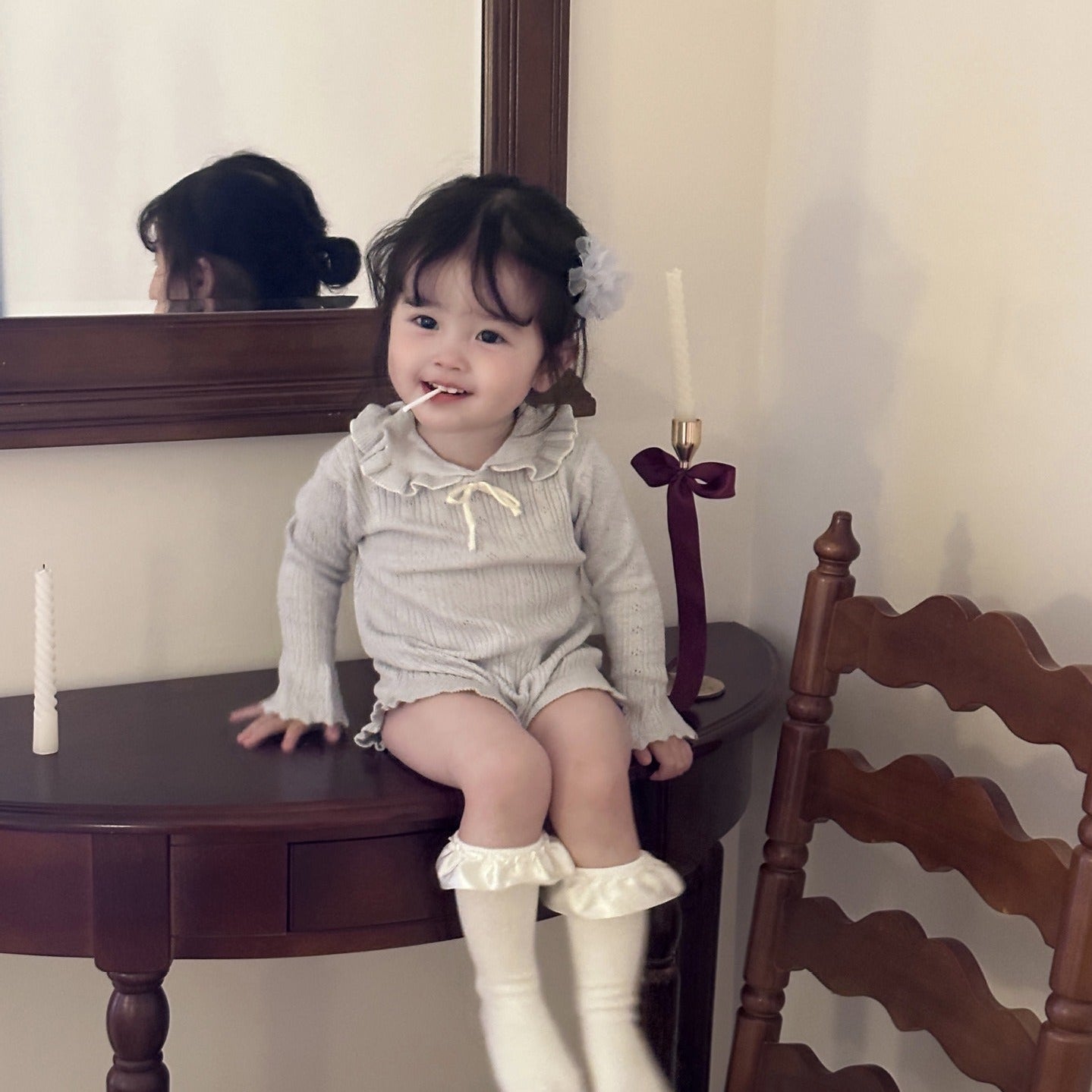 【BABY】 ナチュラルガーリーフリルロンパース