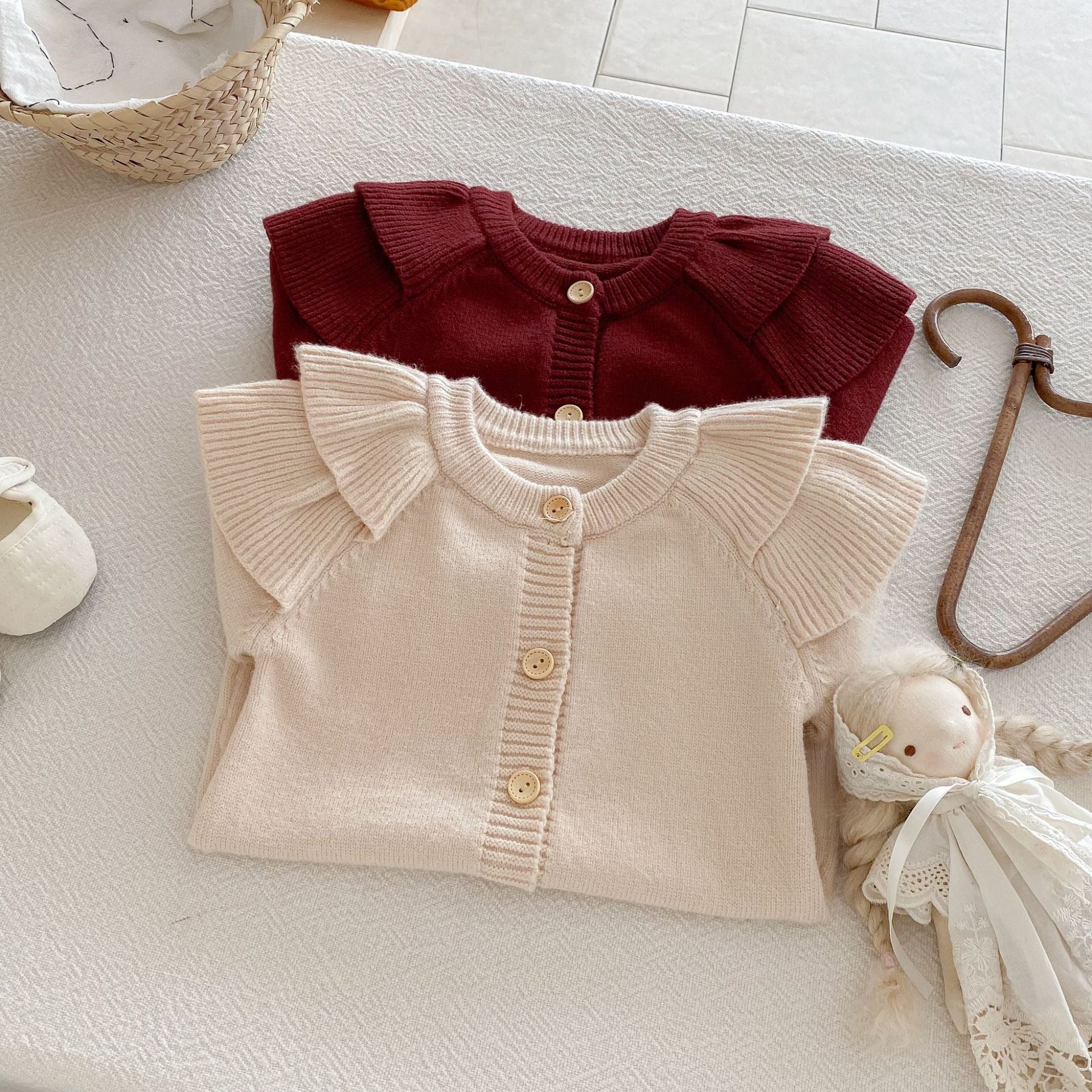 【BABY】フリルショルダーニットカバーオール