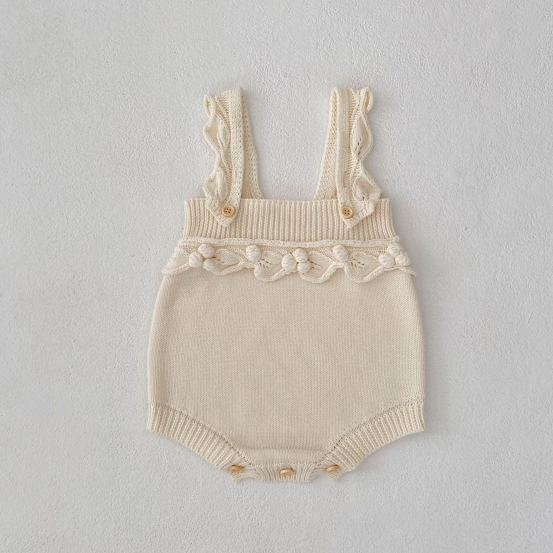 【BABY】フリルショルダー ニットロンパース